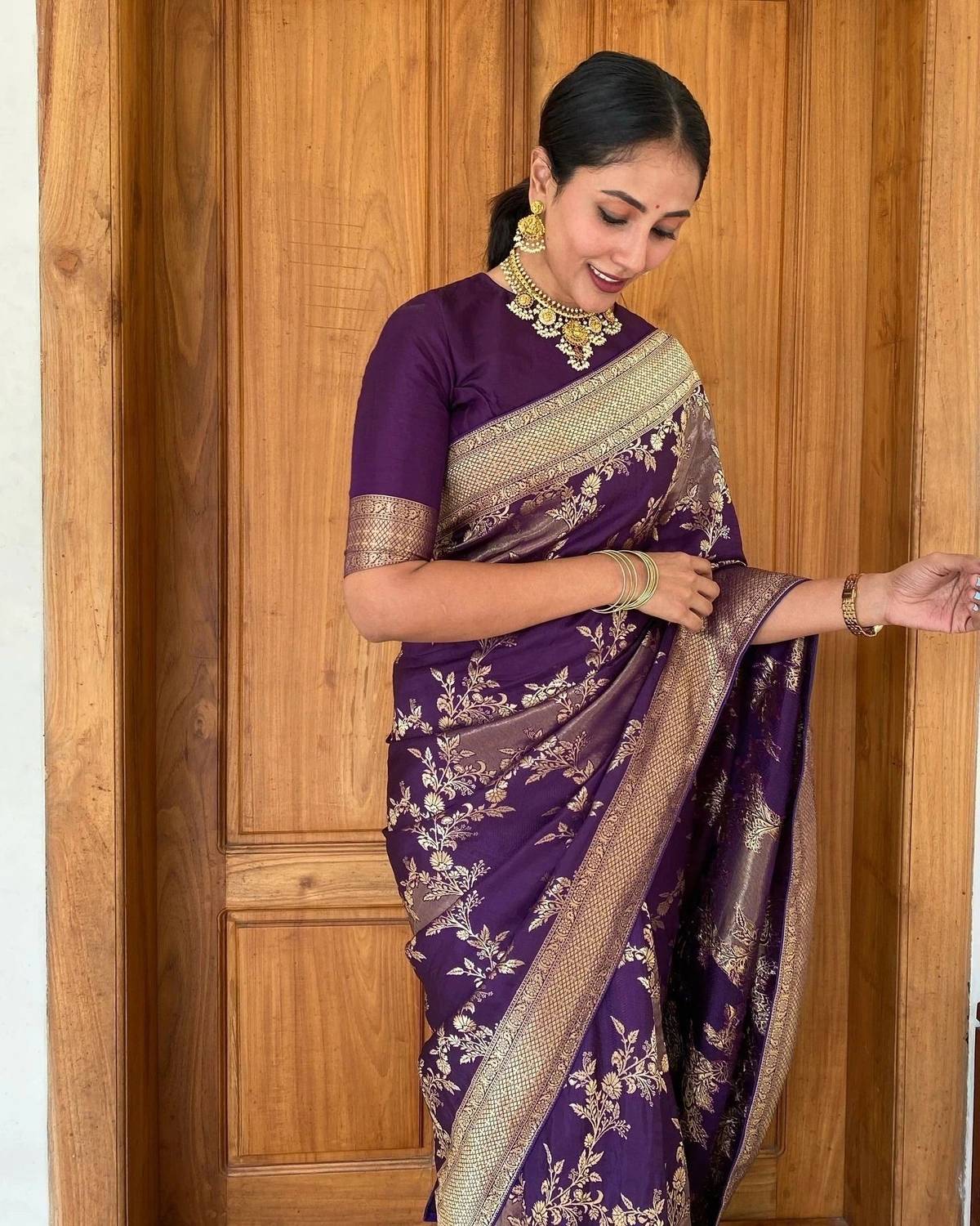 AVANTIKA FASHION Woven Kanjivaram Pure Silk, Art Silk Saree (Purp