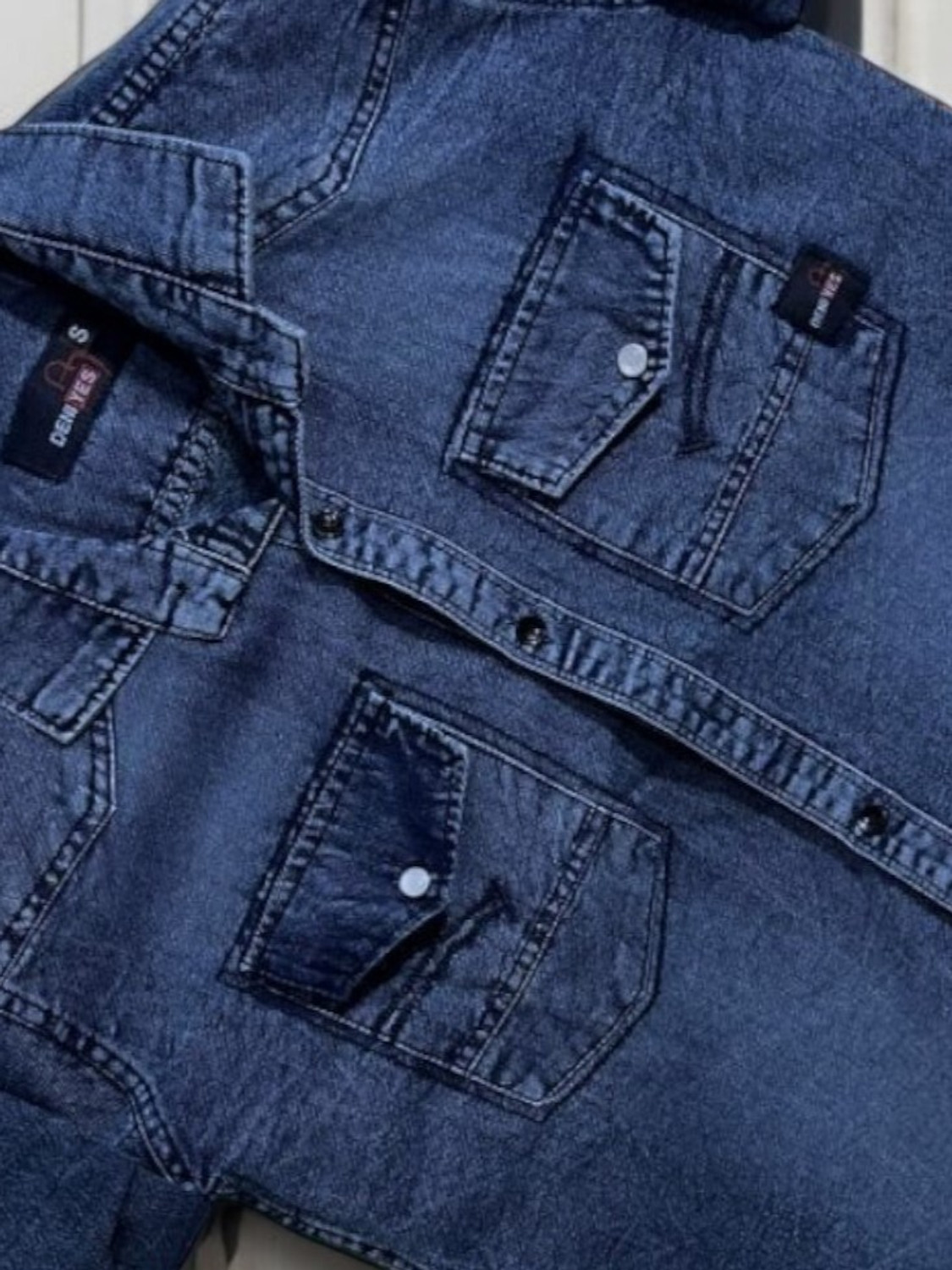 Image of Deniyes Men Solid Casual Blue Shirt