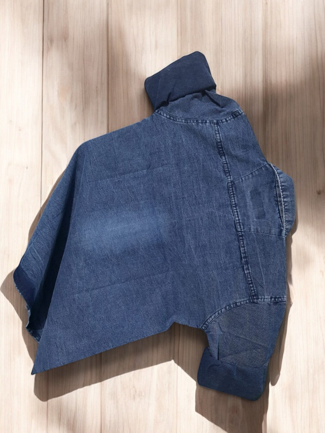 Image of Deniyes Men Solid Casual Blue Shirt