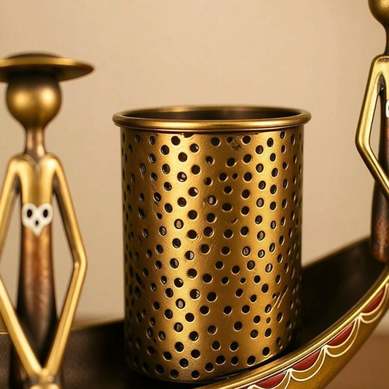 Image of Handicrafy pen stand Decorative Showpiece - 22 cm