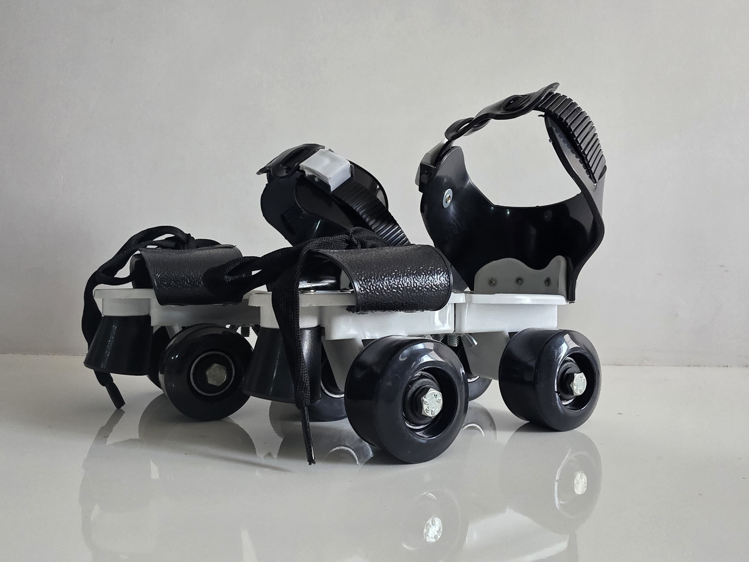Image of P & V Creations Quad Roller Skates Quad Roller Kids Size 5 UK - 12 UK