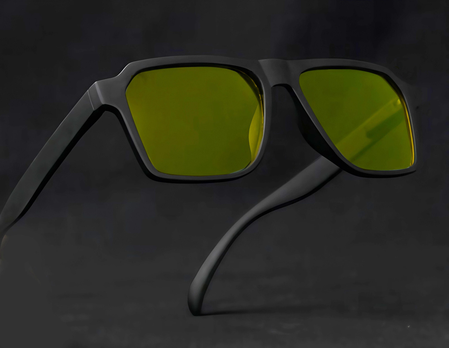 Image of Anemone Retro Square Sunglasses