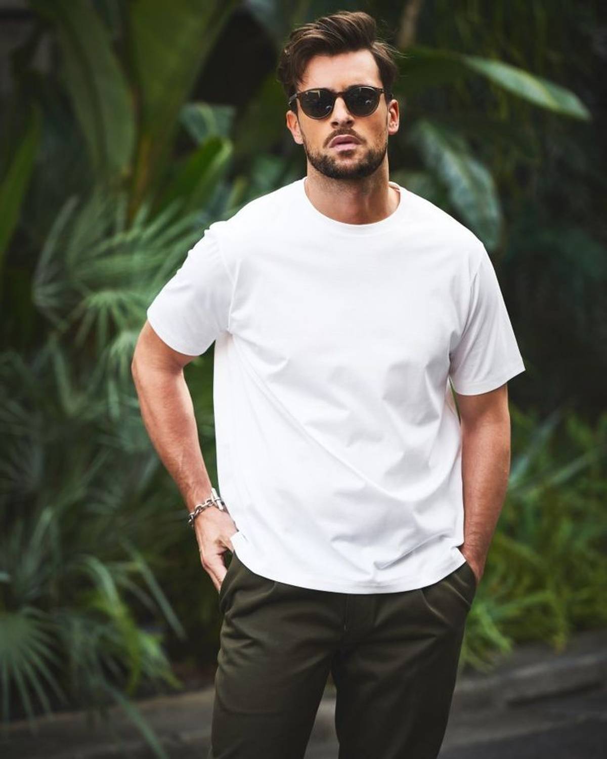 V Fashion Men Solid Round Neck Polyester White T-Shirt