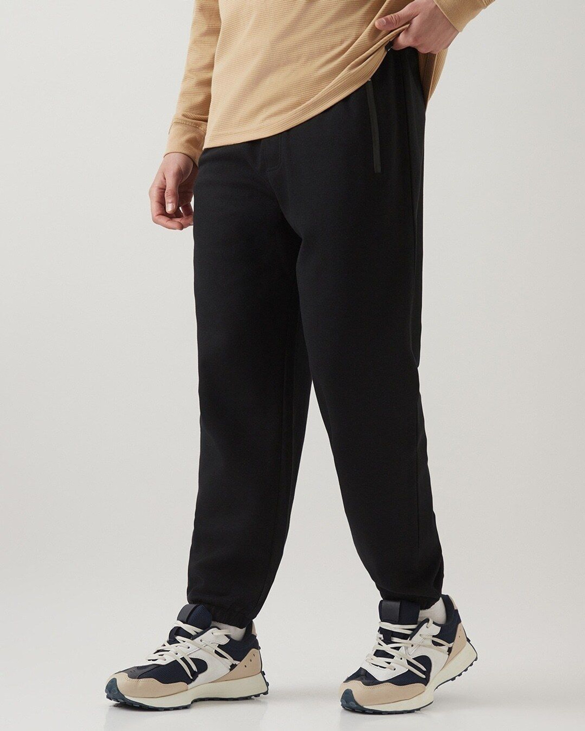 Image of BEWAKOOF Solid Men Black Track Pants