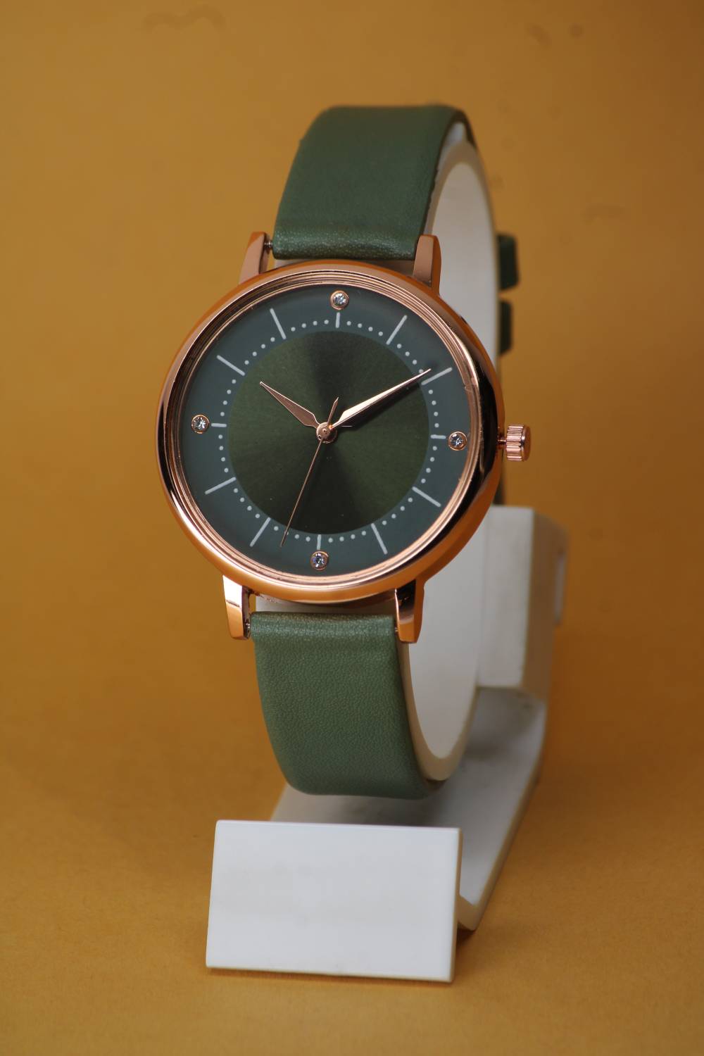 BHAKTVATSAL Top Selling Tranding Model Best Quality Leather Belt 4 Diamonds Attractive Dia Top Selling Trending Model Best Leather Belt 4 Diamonds Attractive Dial Watch Analog Watch  - For Girls