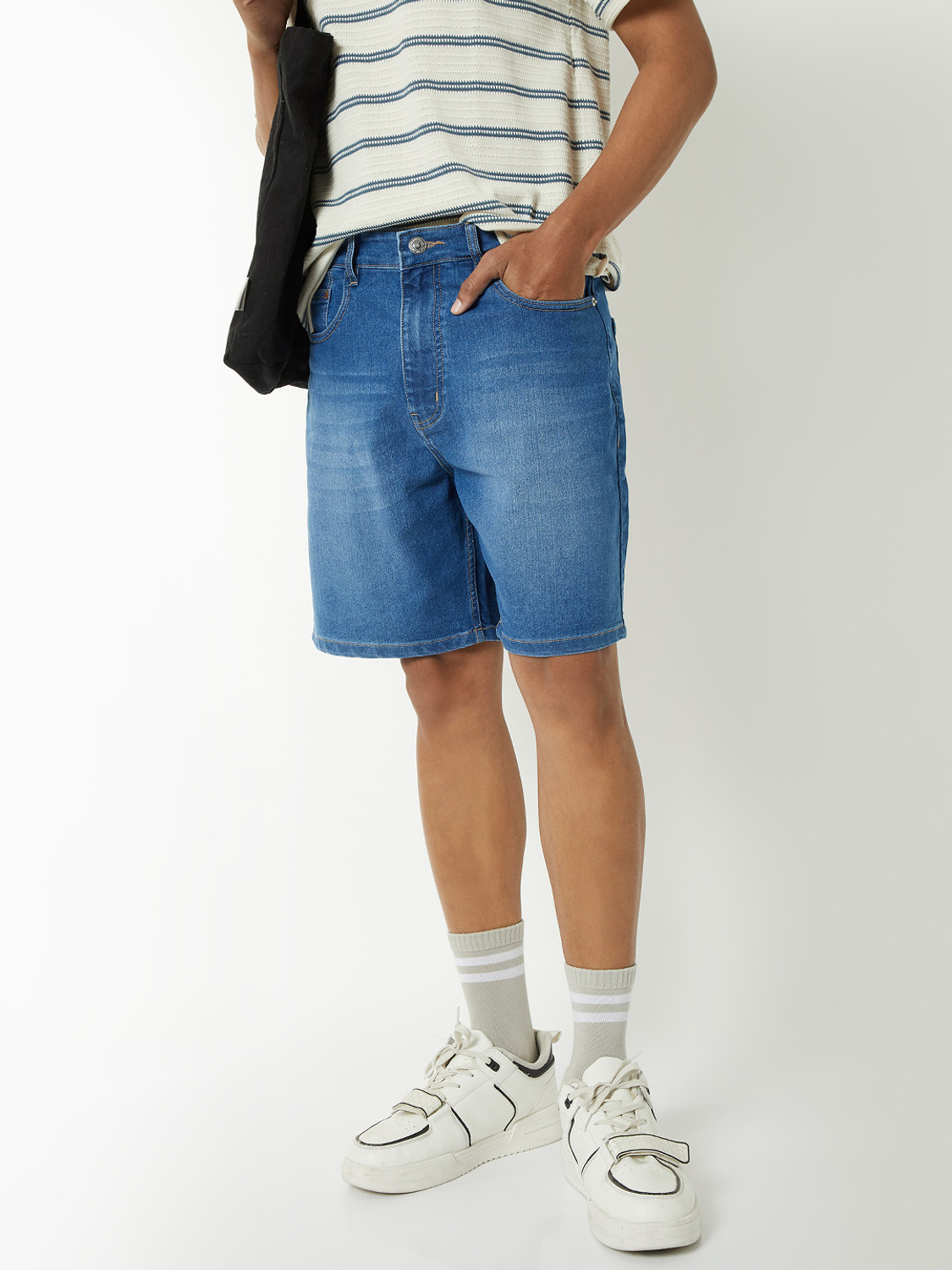 MAX Solid Men Blue Basic Shorts - Price History