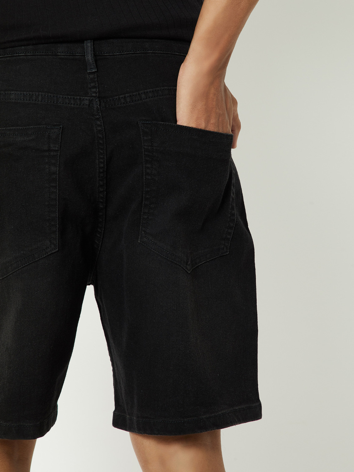Image of MAX Solid Men Black Basic Shorts