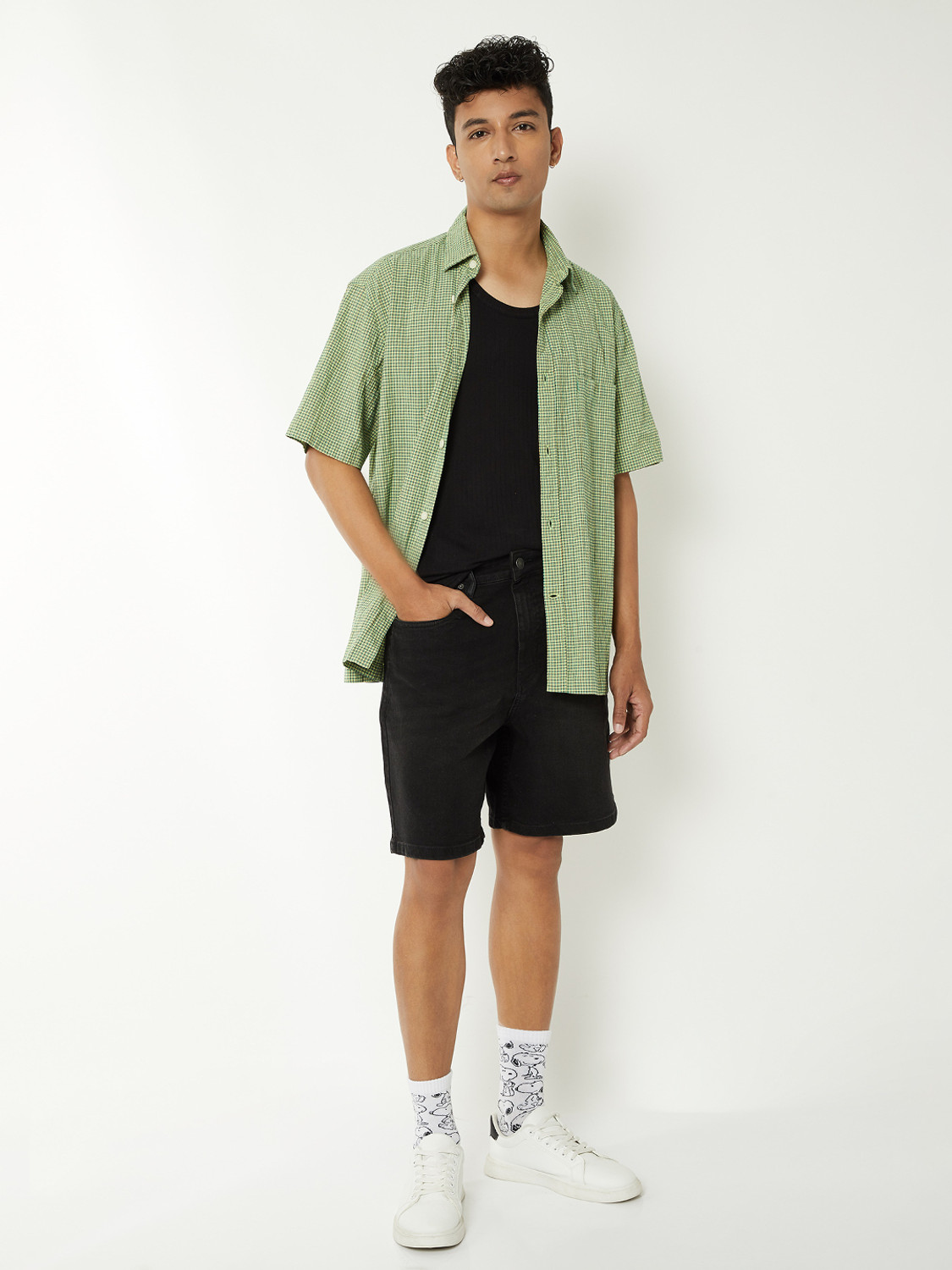 Image of MAX Solid Men Black Basic Shorts