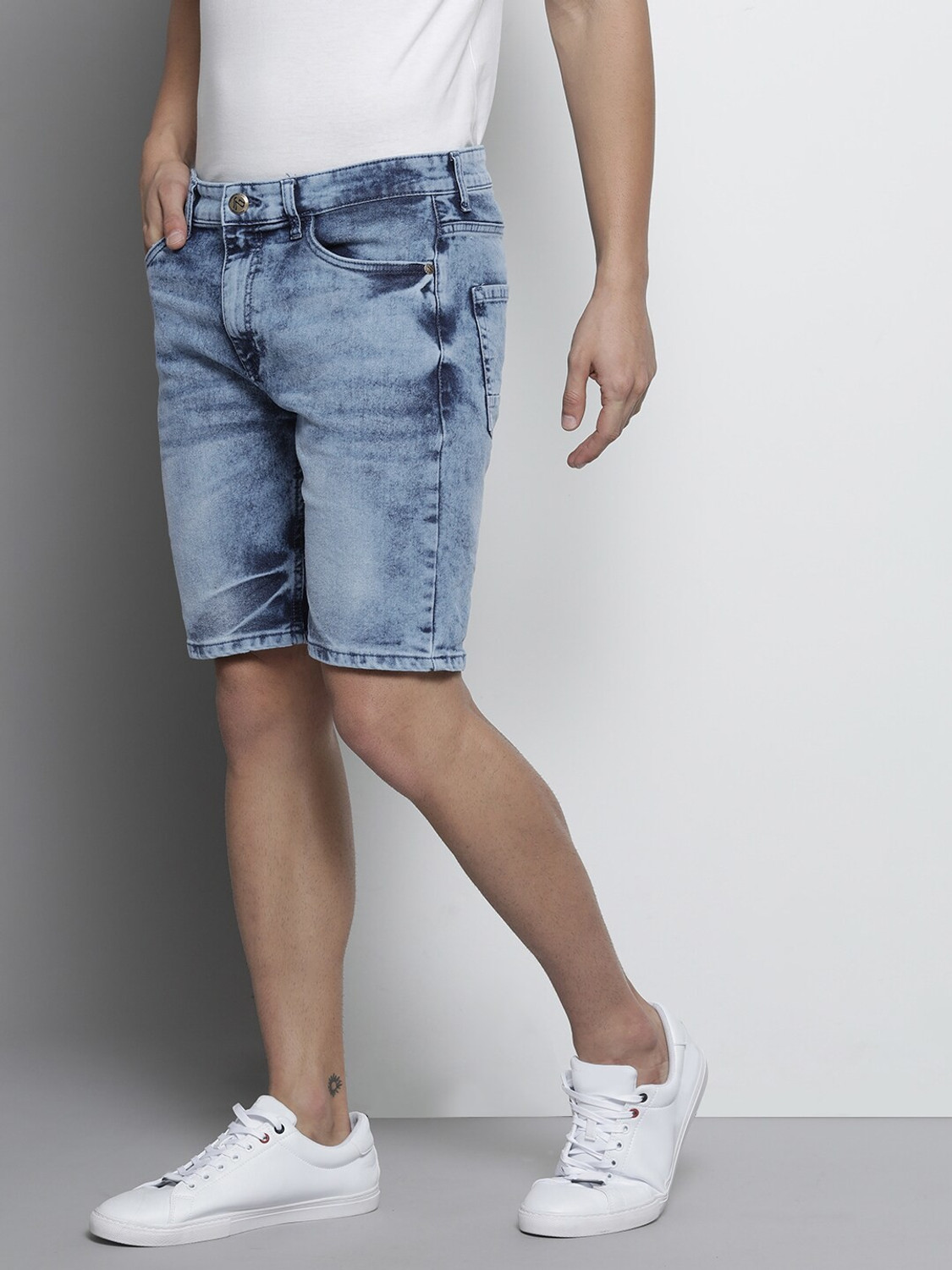 Image of The Indian Garage Co. Solid Men Blue Denim Shorts
