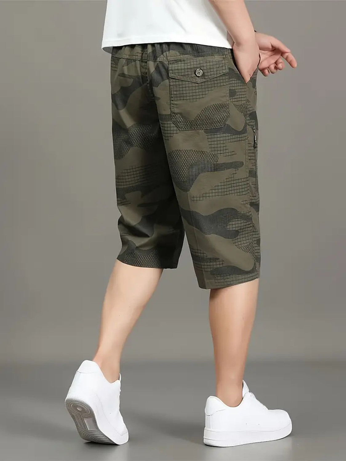 Image of sti Military Camouflage, Printed, Geometric Print Men Multicolor Cargo Shorts