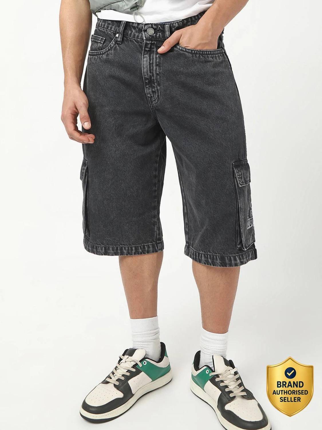BEWAKOOF Dyed/Washed Men Grey Cargo Shorts