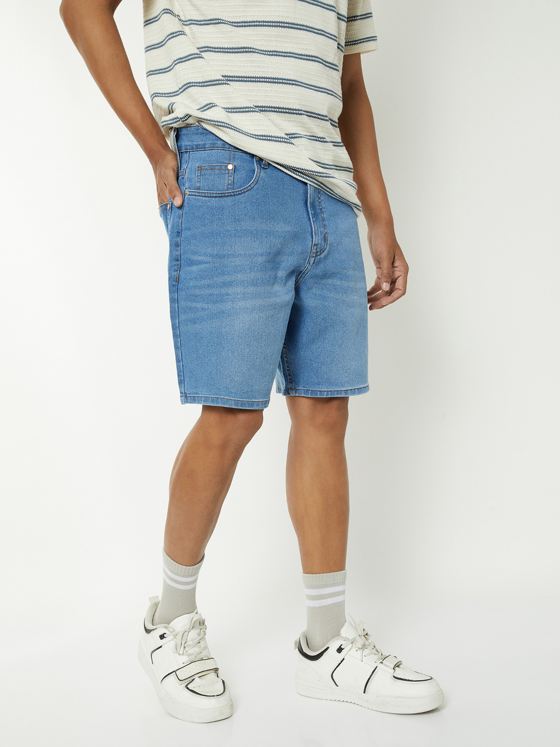 MAX Solid Men Blue Basic Shorts - Price History