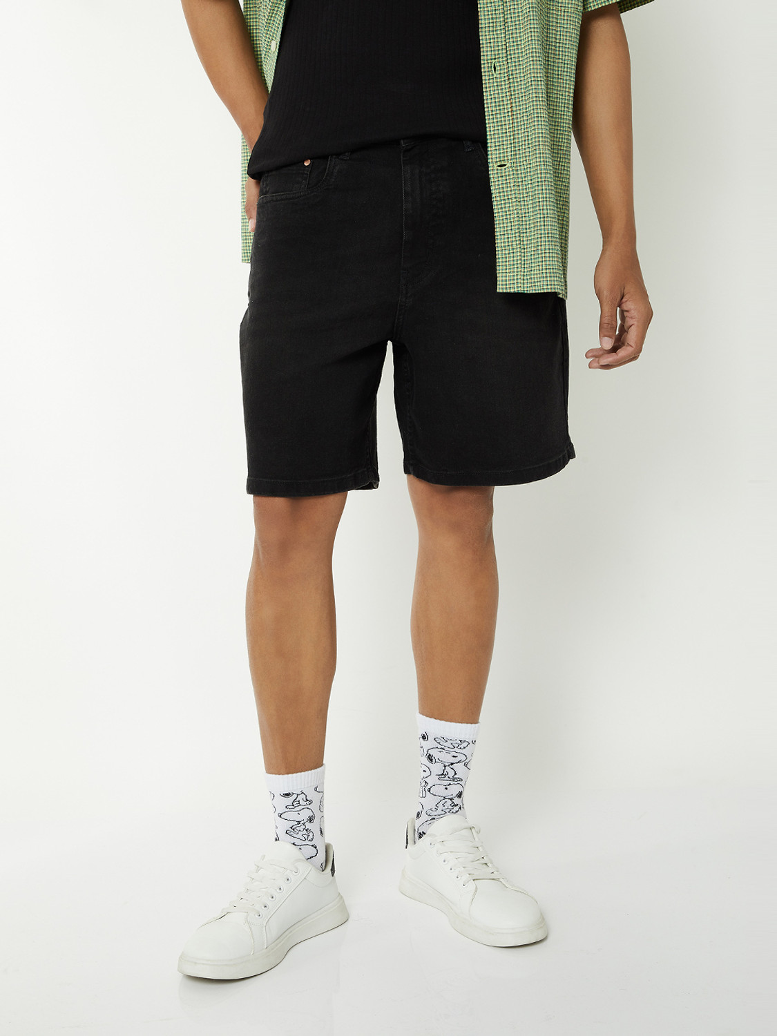 Image of MAX Solid Men Black Basic Shorts