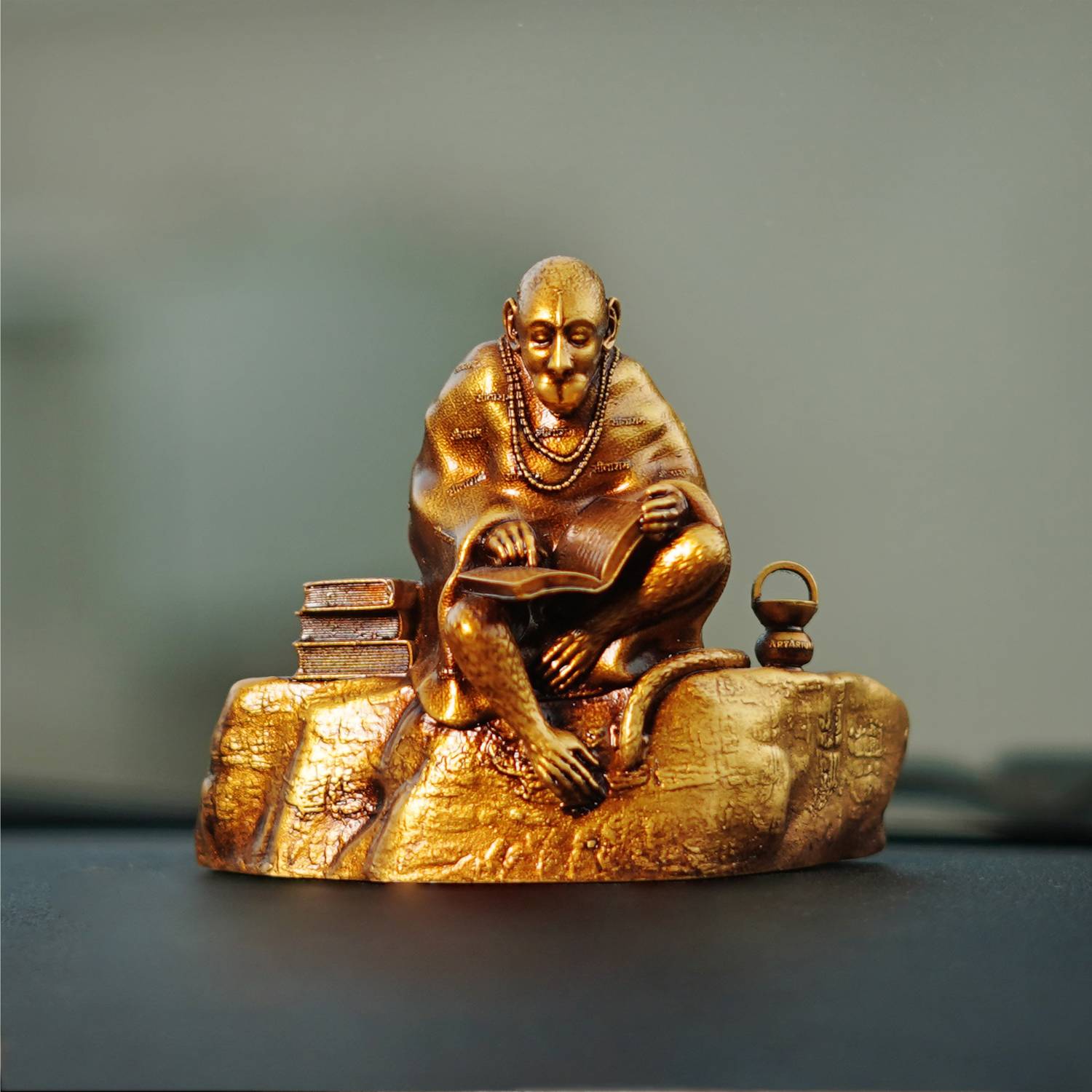 ARTARIUM Car Dashboard Ramayani Hanuman Idol Home Decor Item Decorative Showpiece  -  7.9 cm