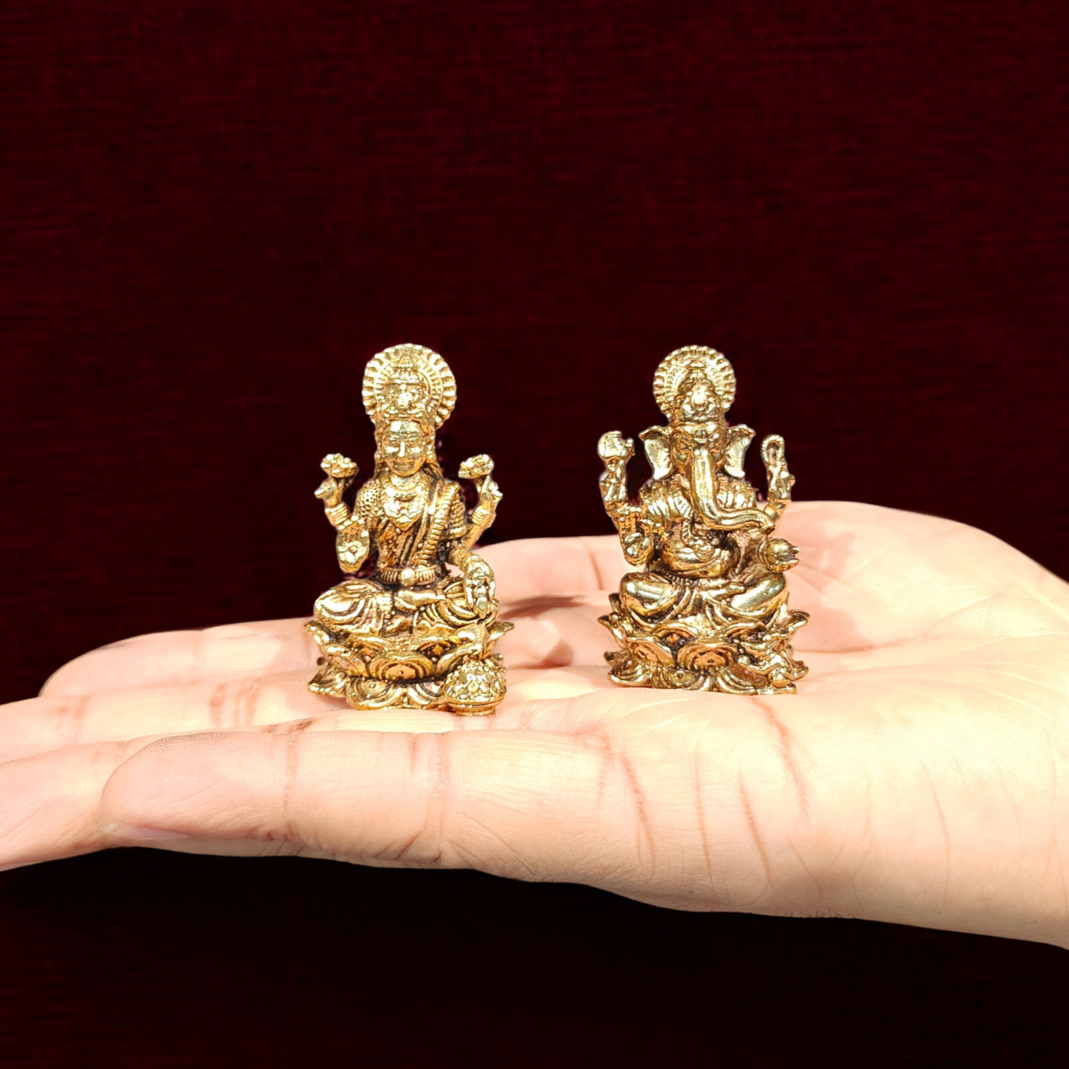 Image of Craftcart Lakshmi Ganesh Brass Idol pair | Lightweight | 100% Brass | w: 110g | Decorative Showpiece - 5 cm