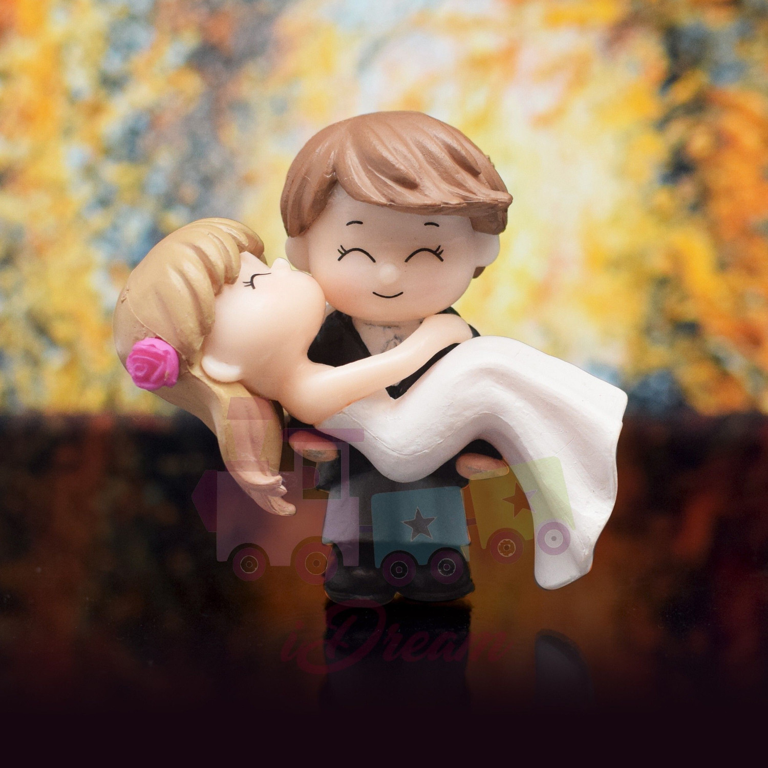 Image of IDREAM Lovers Couple Hug Style Figurine Miniature - 2pcs /set Decorative Showpiece - 6 cm