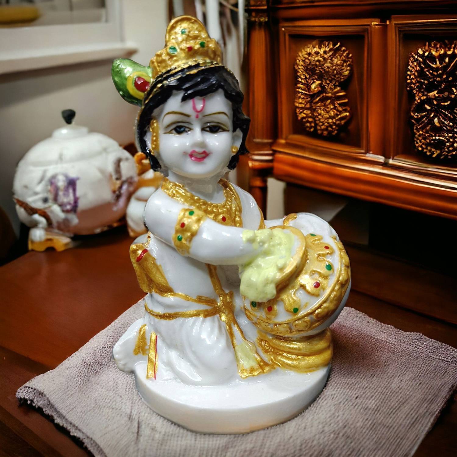 AVG ARTISTRY Laddu Gopal Showpiece for Home Décor Pooja Room Lord Baal Krishna Decorative Showpiece  -  11 cm