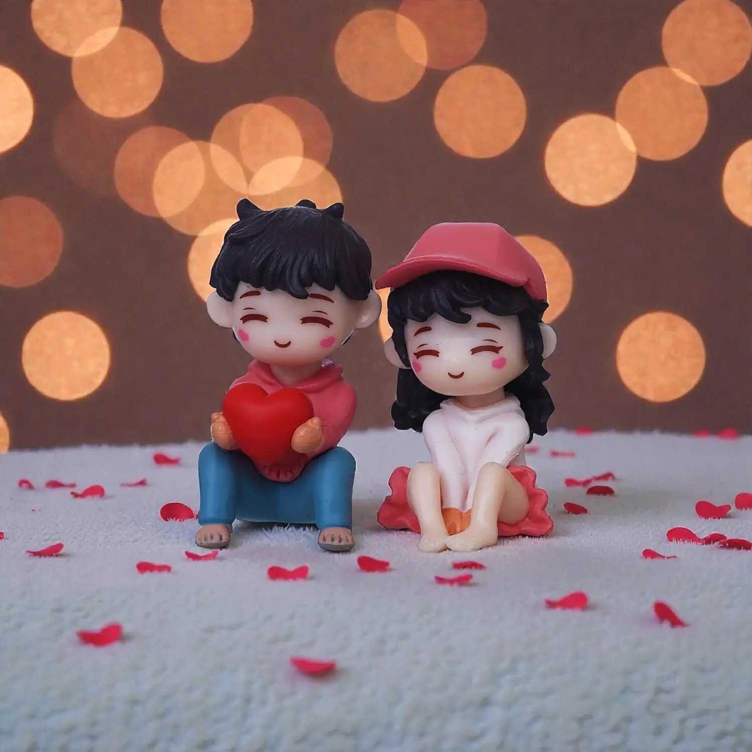 Image of SHIGOSHREE Couple Small Ornament Figurines| Home Living Room Cafe Bar Table Decor Decorative Showpiece - 5 cm