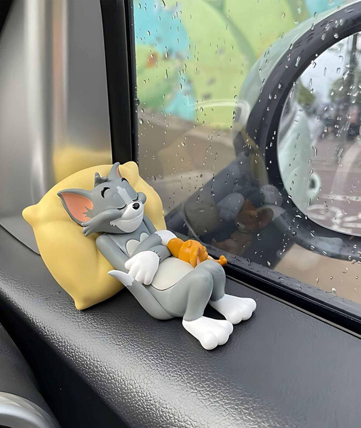 LOVMOTO Car Dashboard Accessories Toy Cartoon Figurine Interior