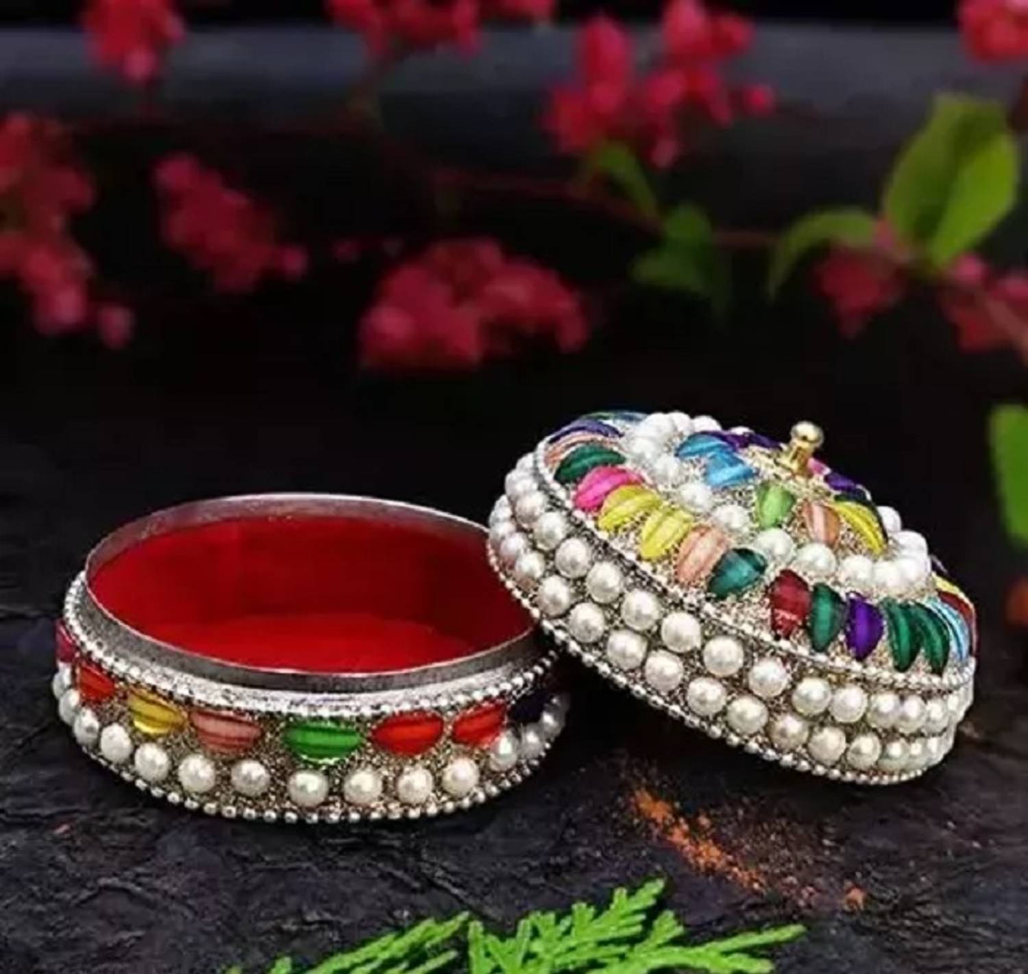 Amaryllis HERBAL SINDOOR WITH BEAUTIFUL MULTICOLOR BOX SINDOOR Sindoor