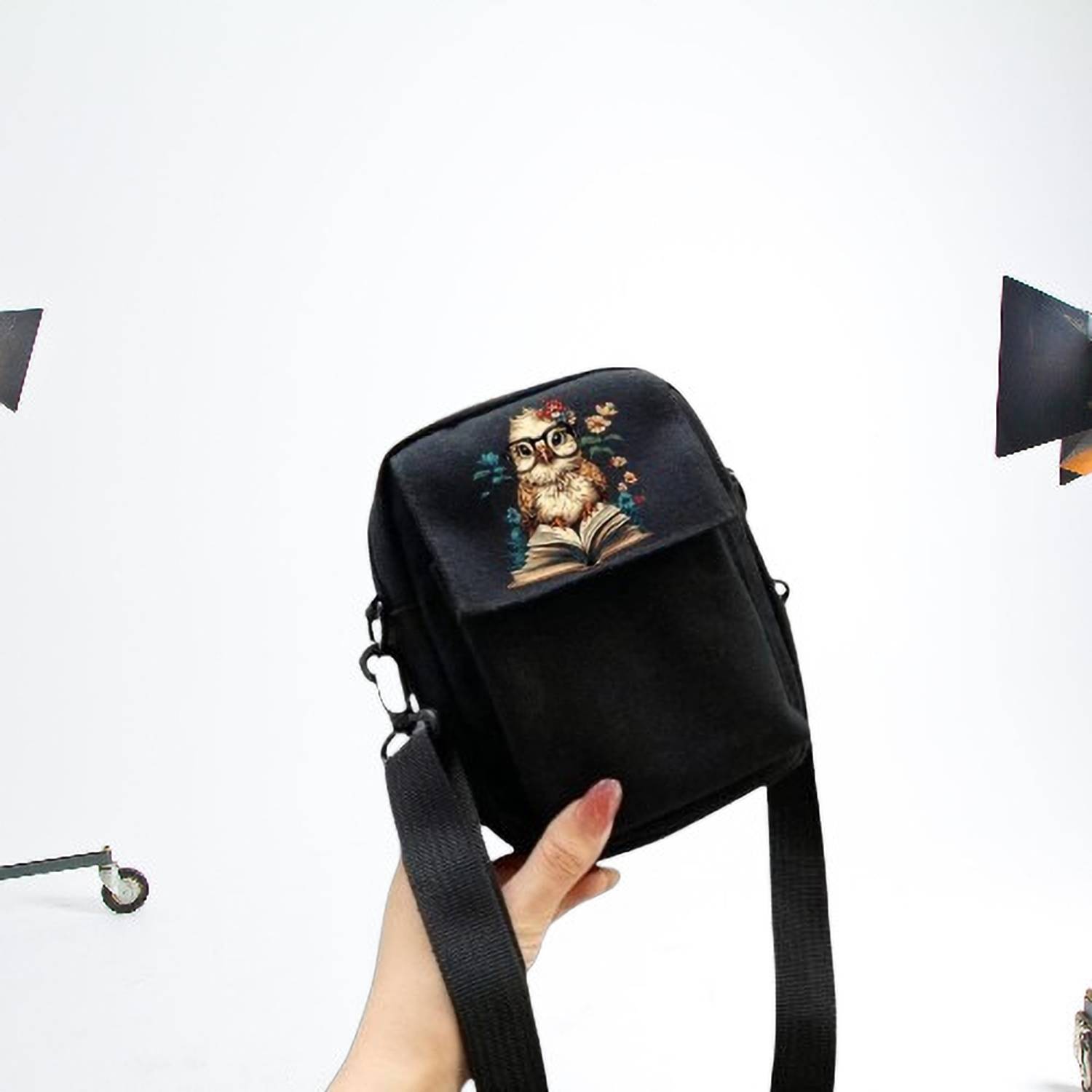 CHAIN SHOPPERS Black Sling Bag goggles_12