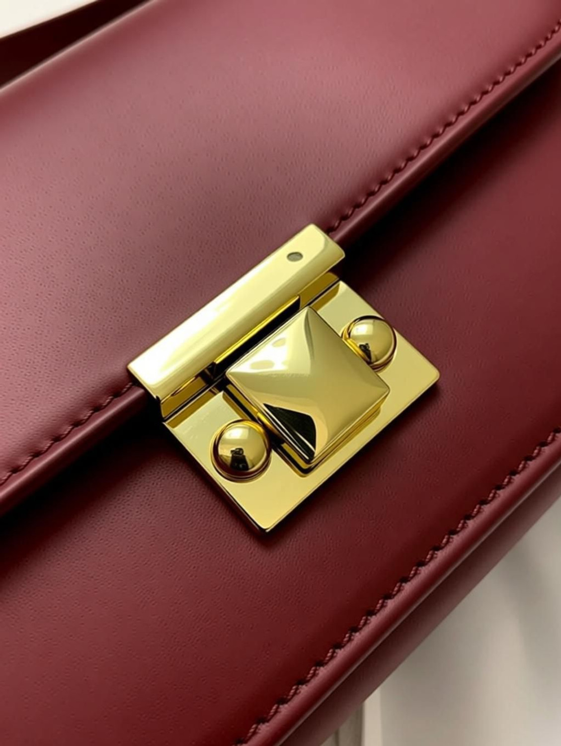 Image of Trendcollection Brown Sling Bag Trendy korean Sling Bags for women