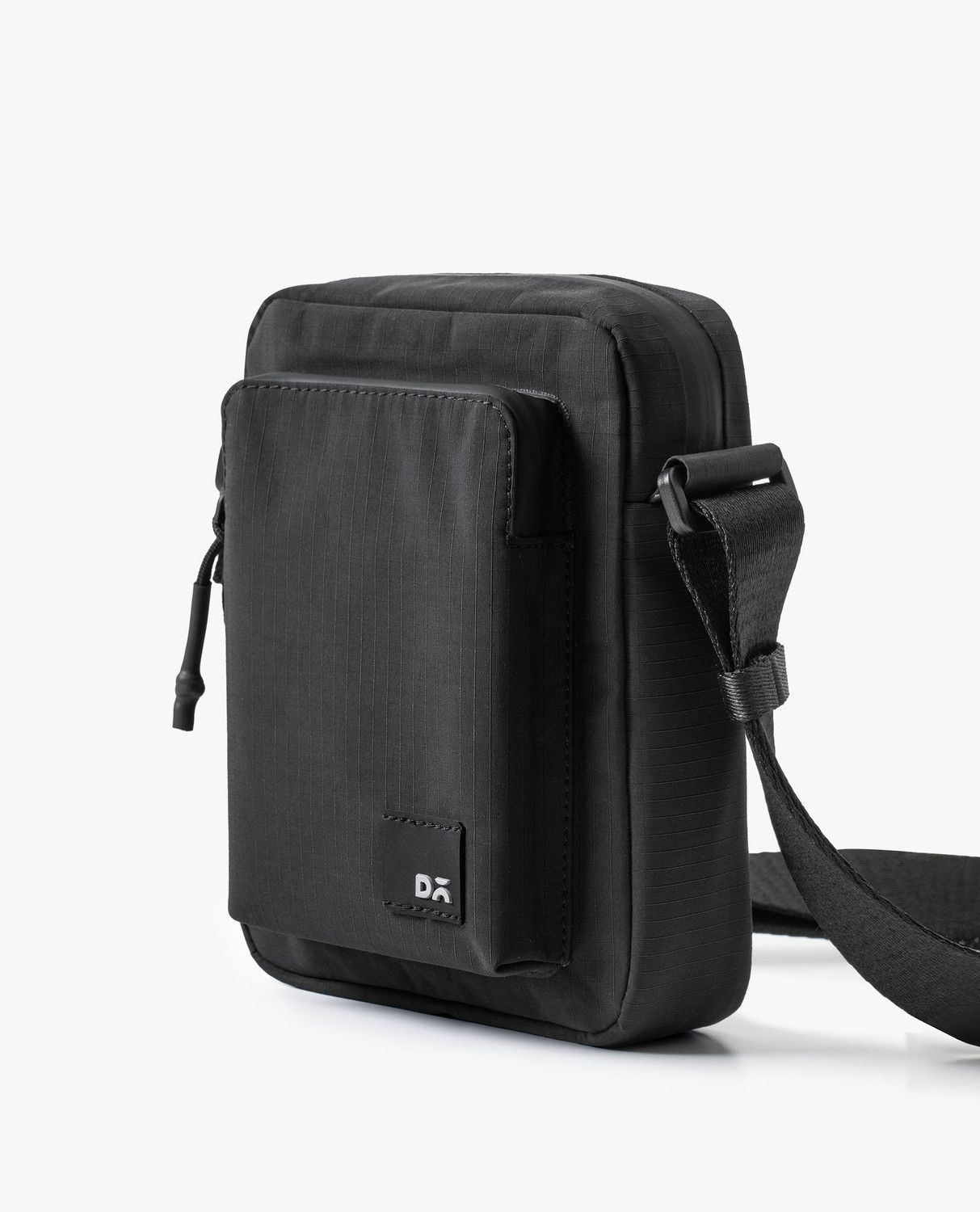 Image of DailyObjects Black Sling Bag Pivot Travel Sling - Basalt