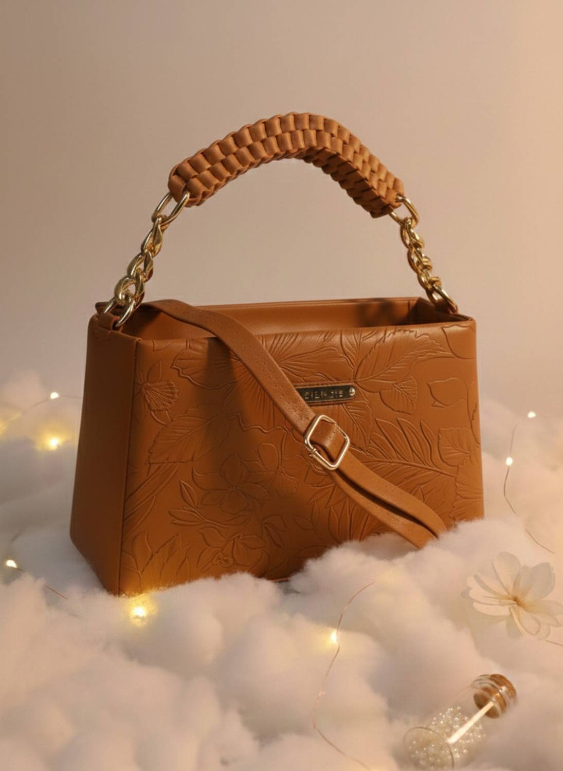 Aakashi Girls Beige Sling Bag