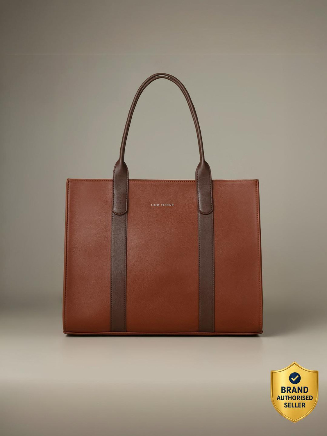 LINO PERROS Tan Tote Voyage
