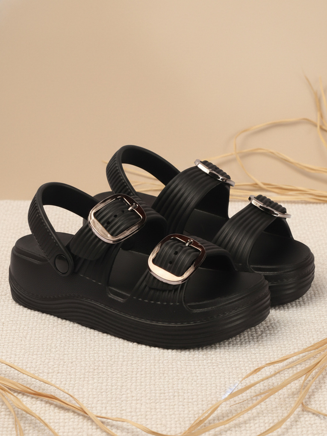 Image of ZUERY Women Clogs