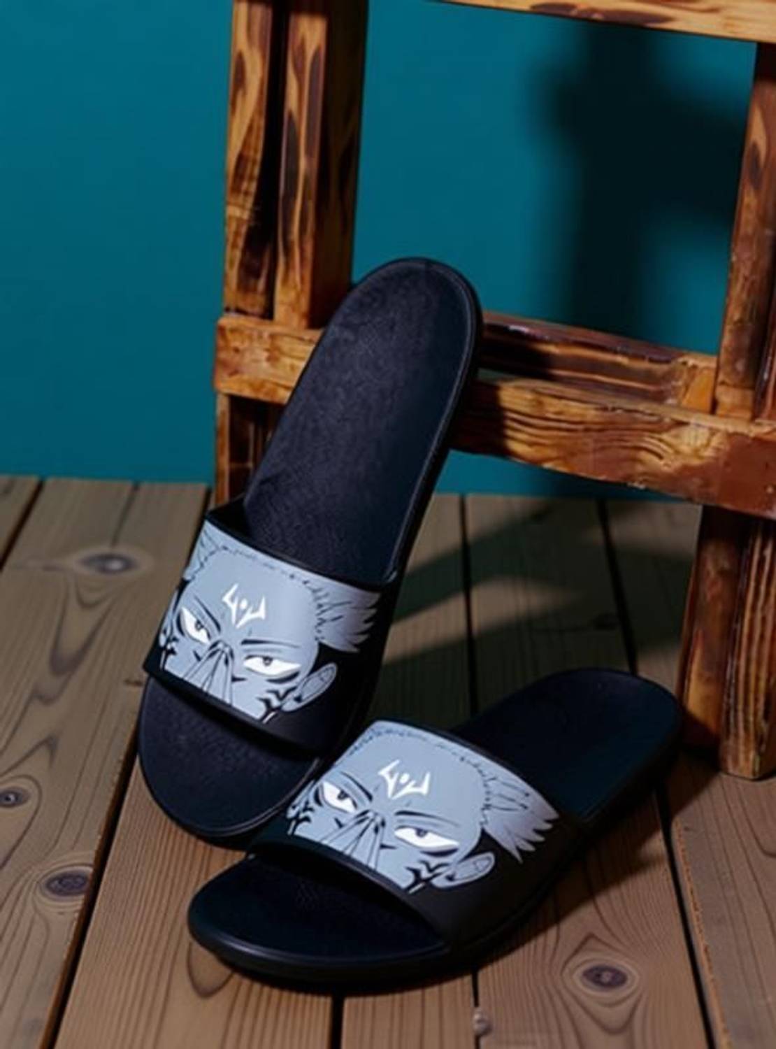 Cloker Men Gray Flip Flops - Image 3