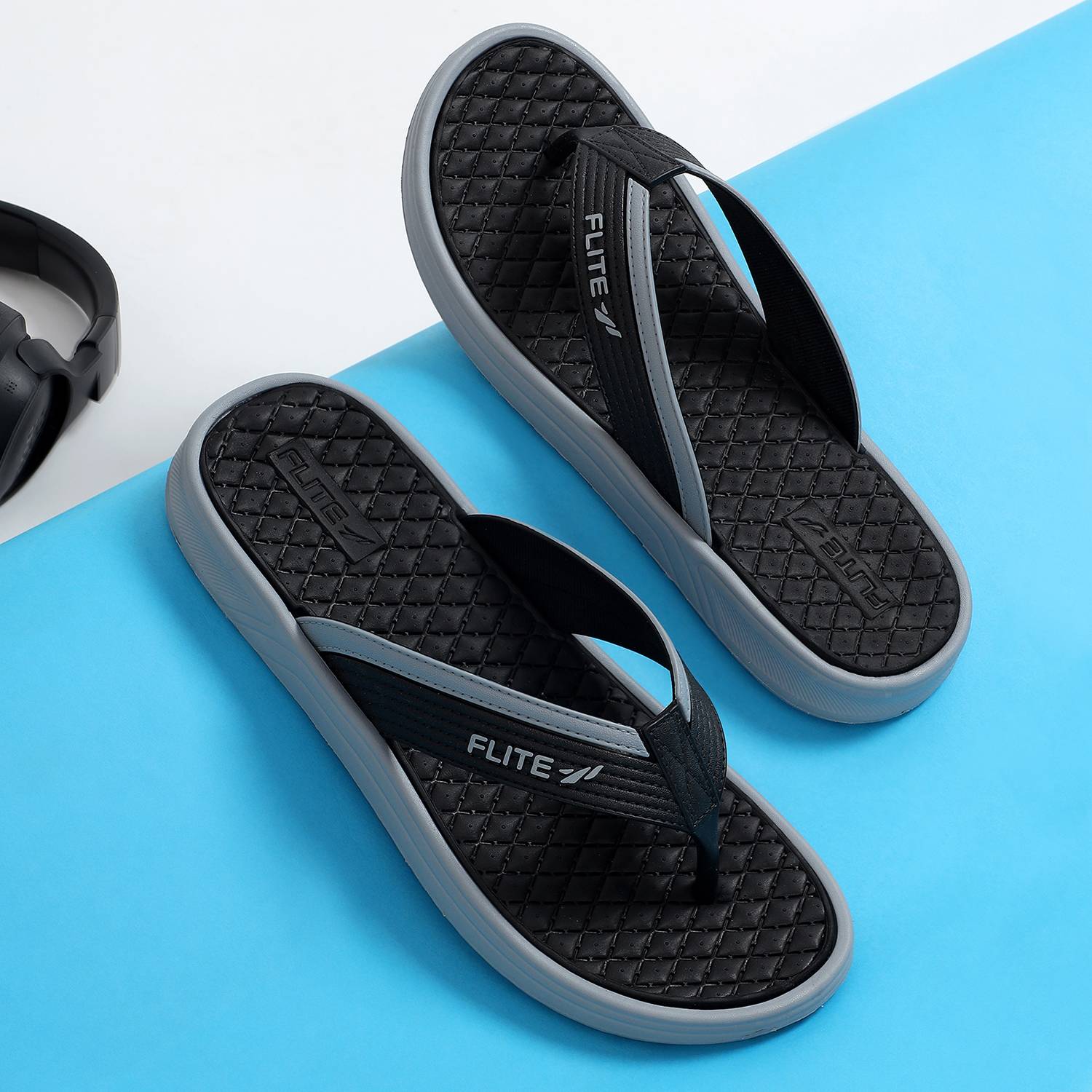 FLITE Men Flip Flops Gray