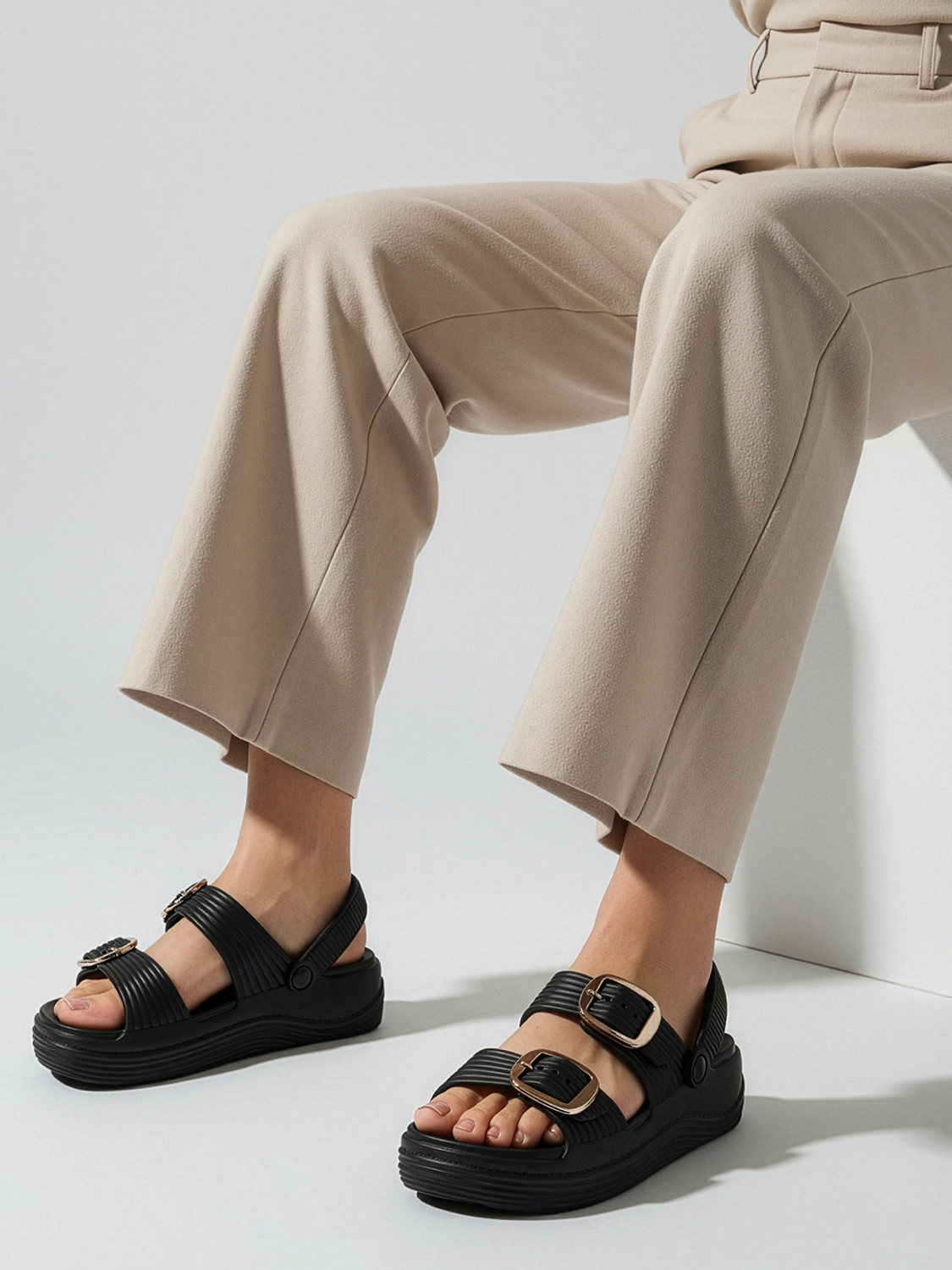 Image of ZUERY Women Clogs