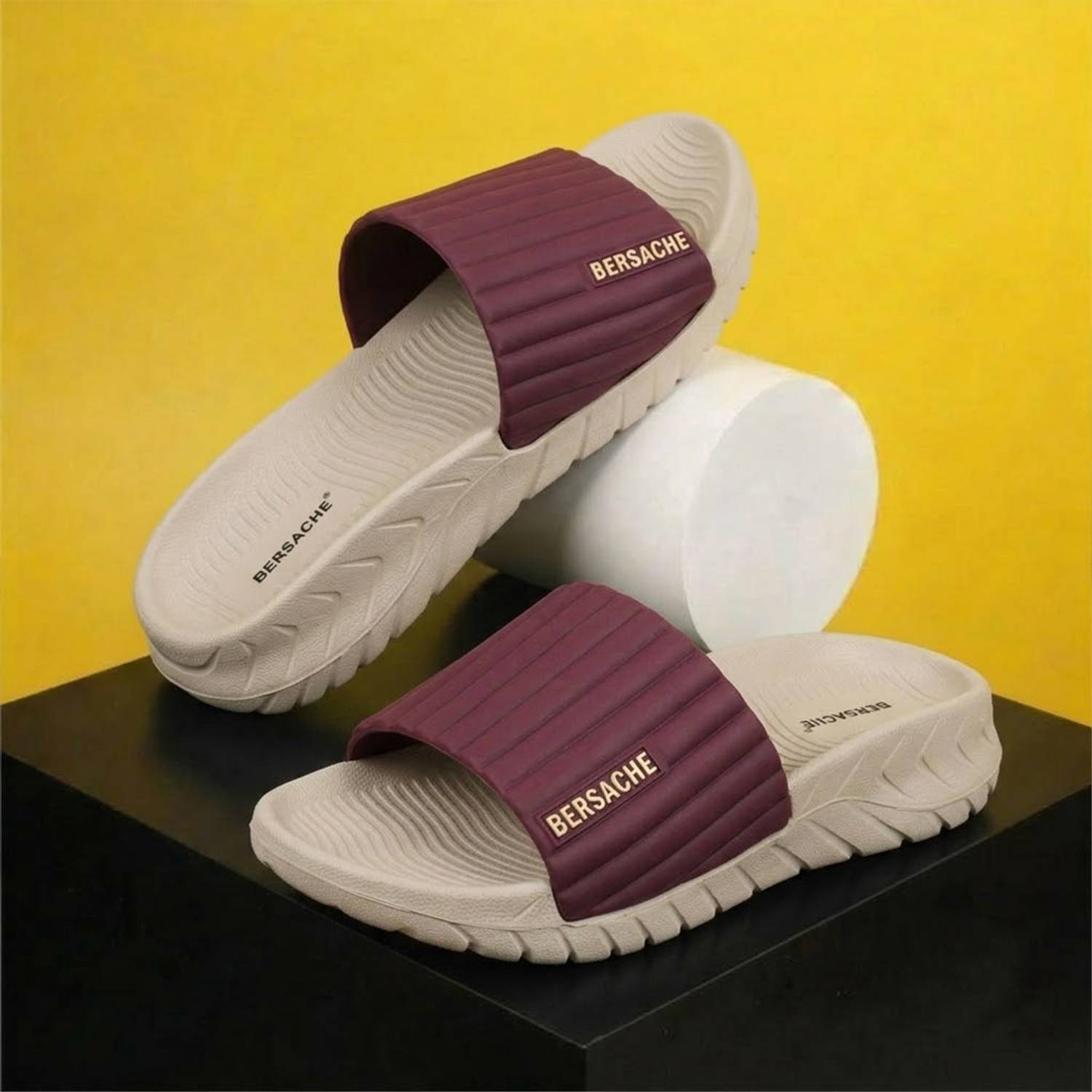 BERSACHE Men Beige Flip Flops - Image 1