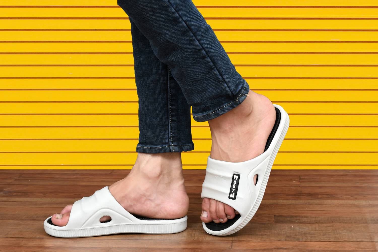 Wakefield Men Black Slippers - Image 5