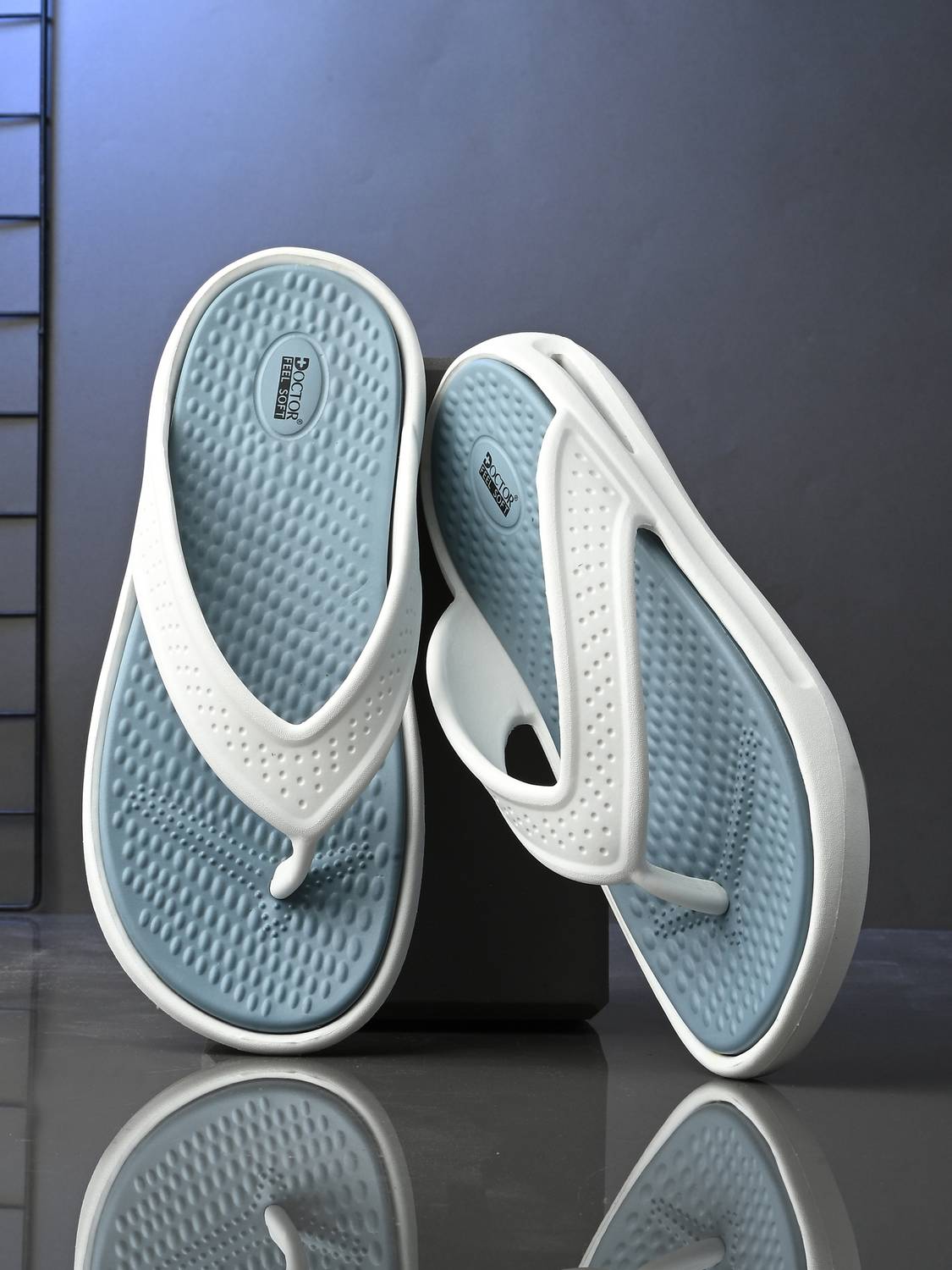 DOCTOR FEEL SOFT Men Lightweight Slippers - Image 2