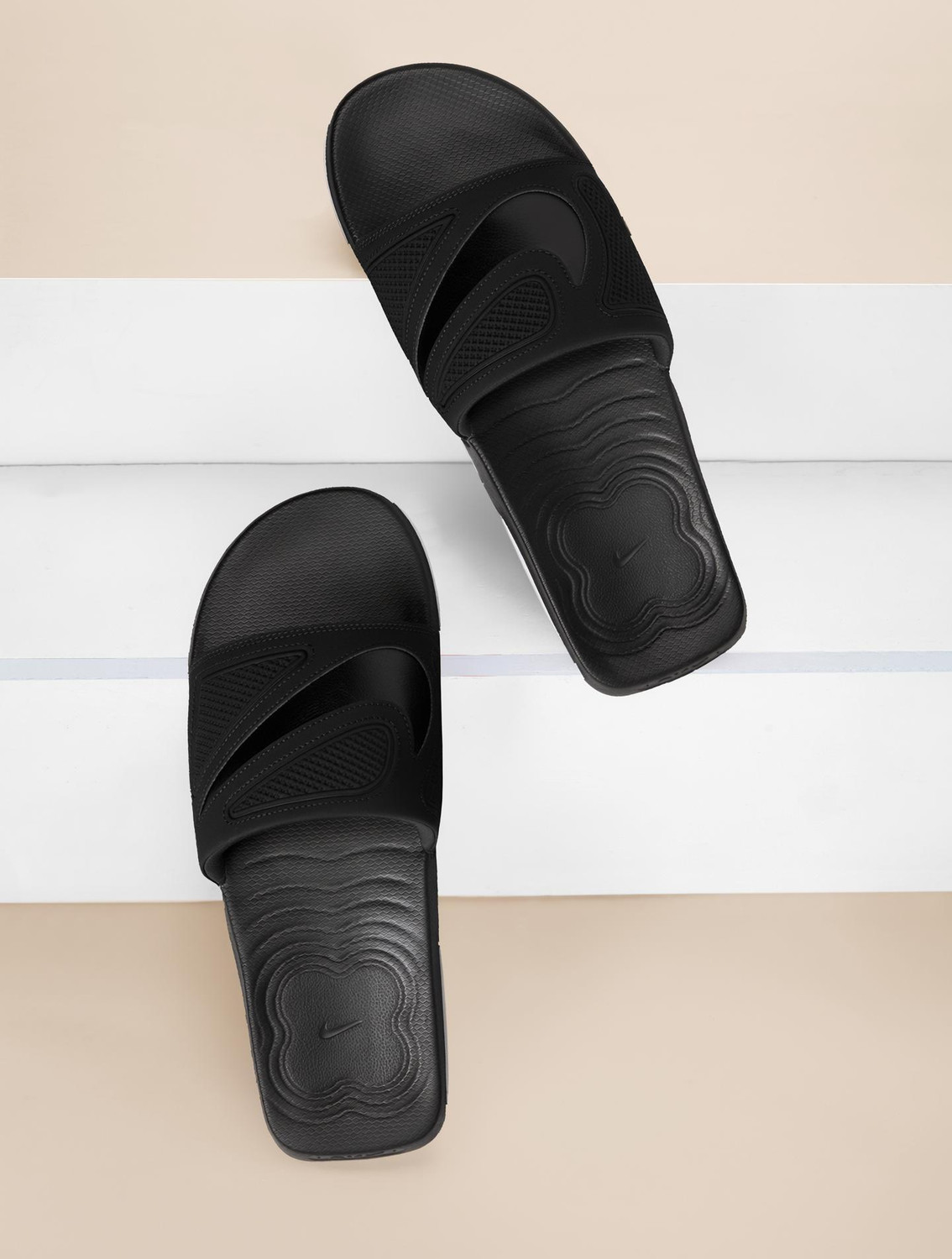 Image of NIKE Men AIR MAX CIRRO SLIDE Slides