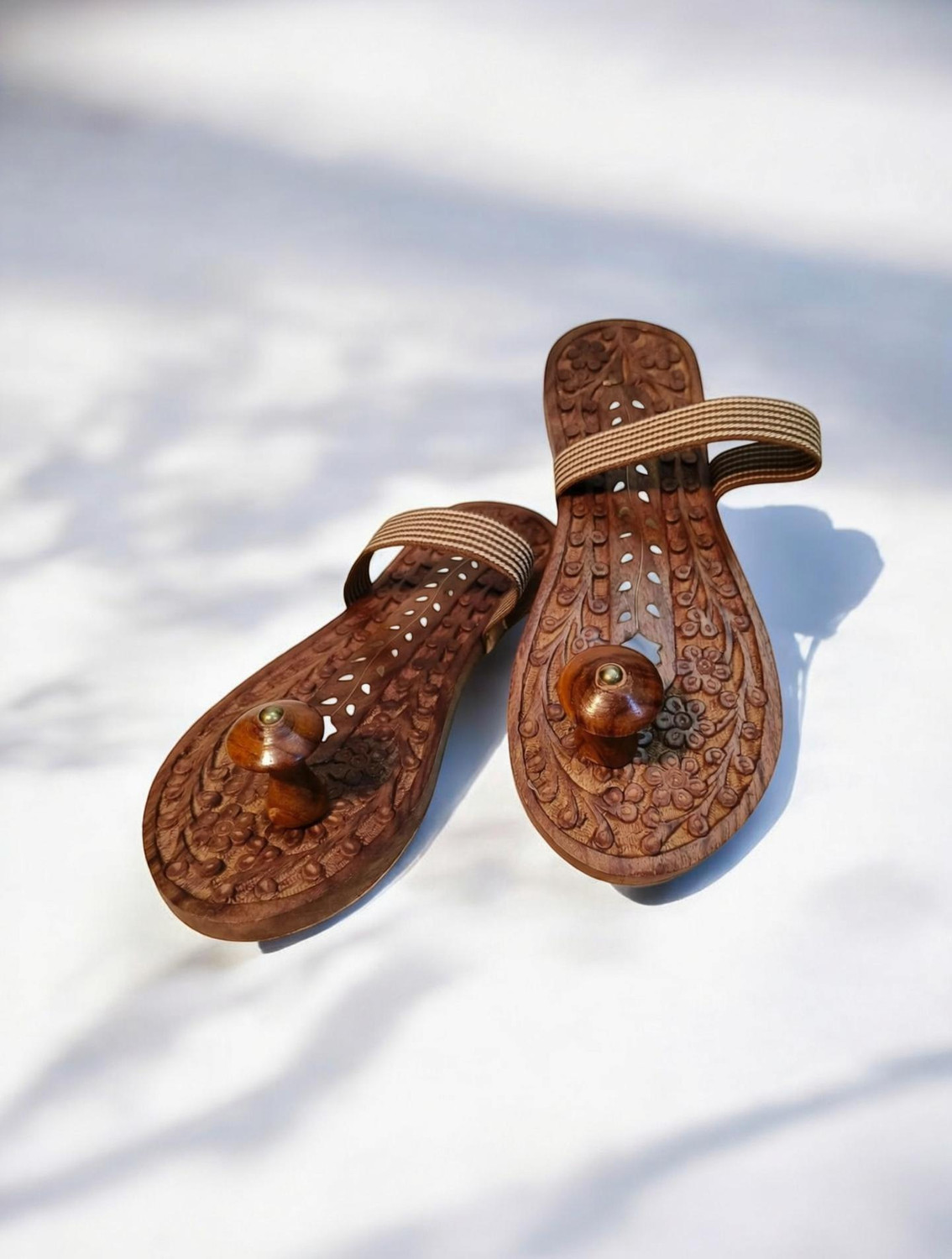 Image of wooden cave Men Flip Flops