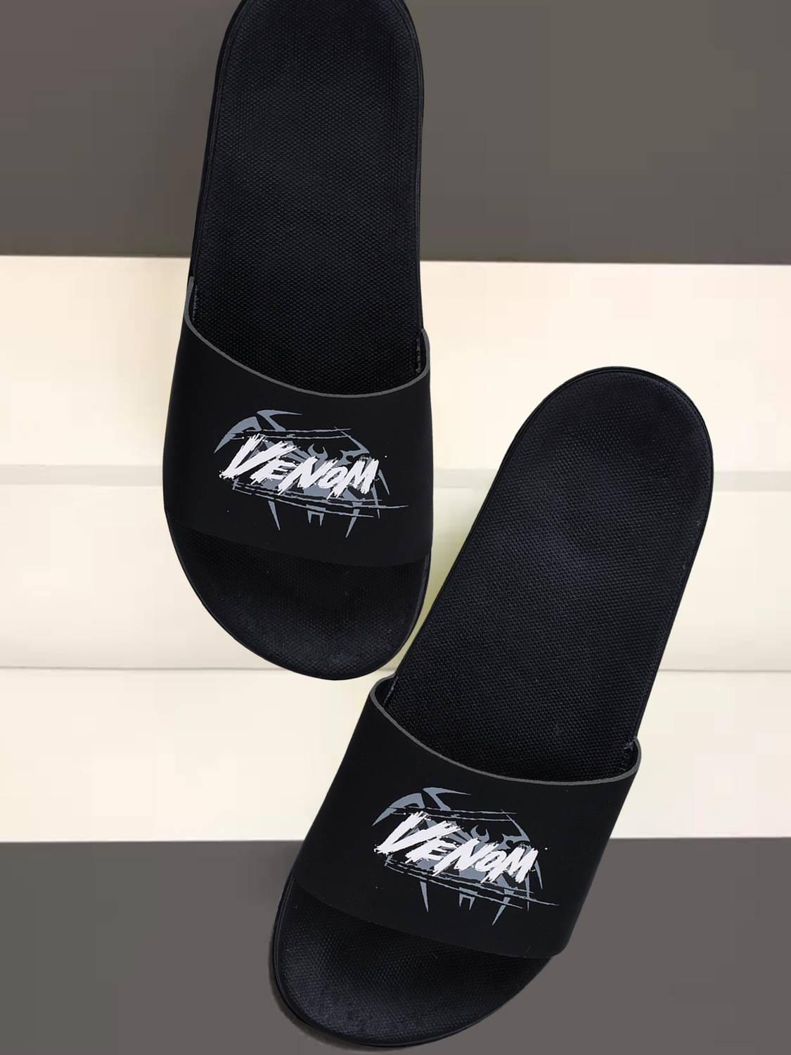 Cloker Men Slides White - Image 1