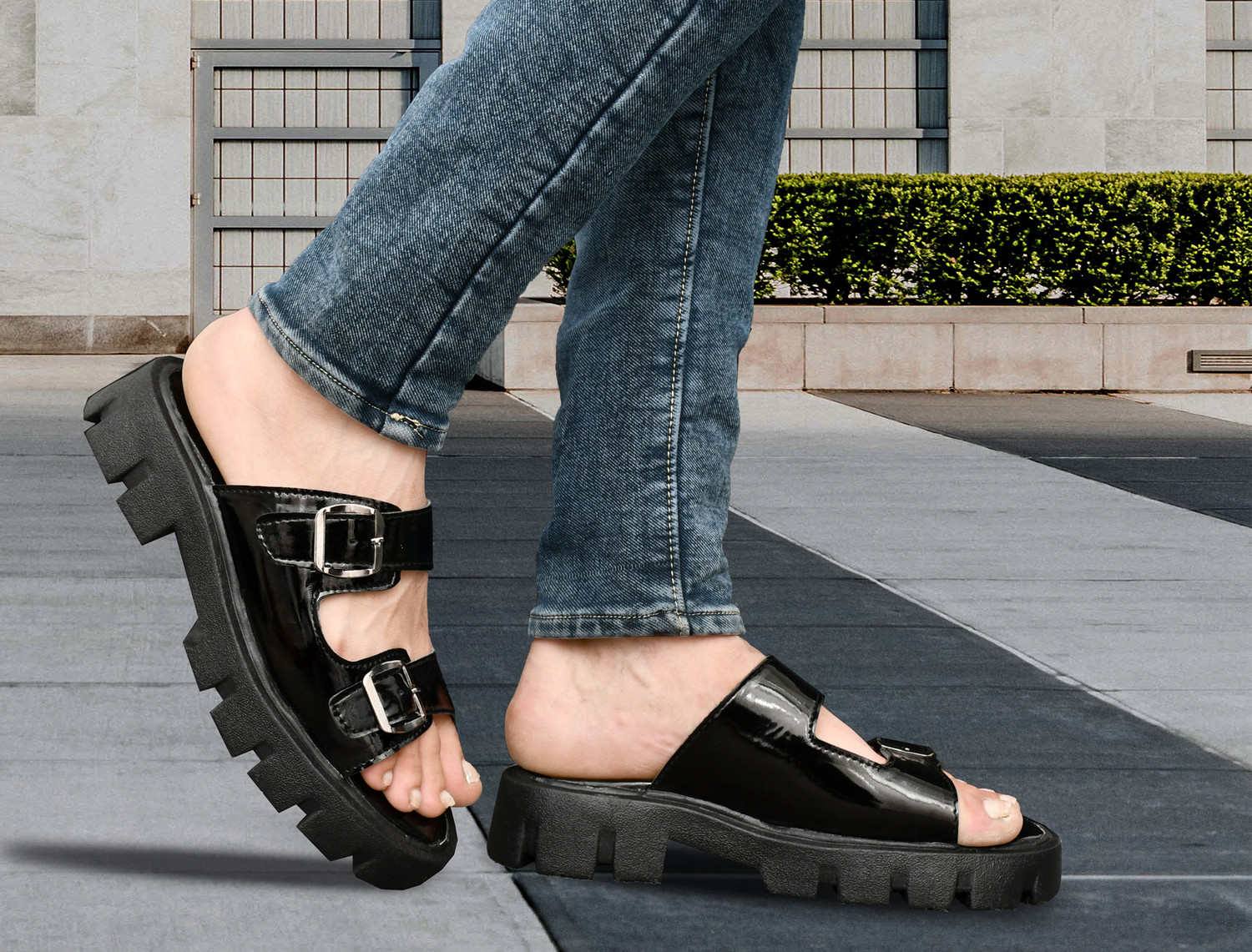 Image of BIZAZO Men Slippers