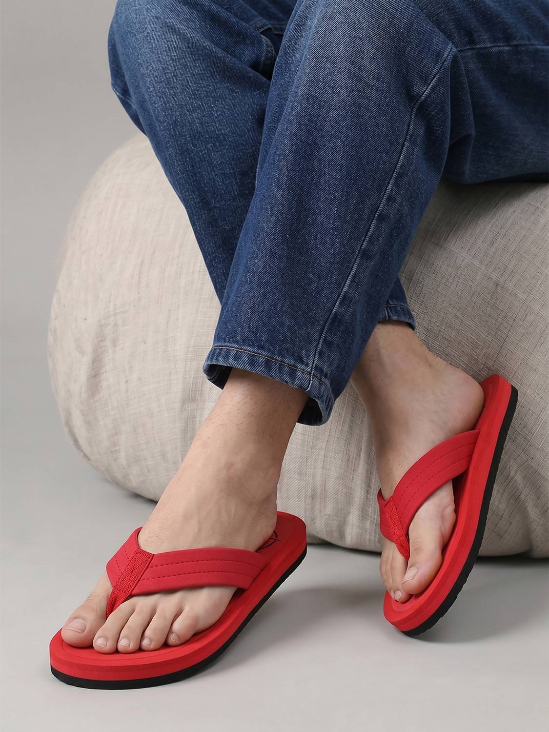 VAHMAH Men Red Flip Flops - Image 2