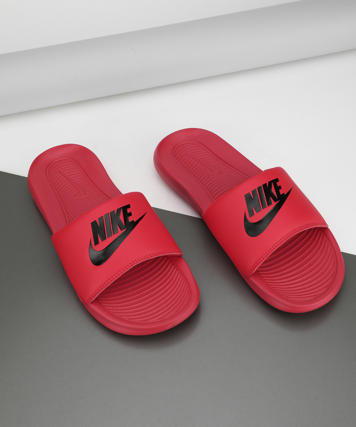 Image of NIKE Men NIKE VICTORI ONE SLIDE Slides