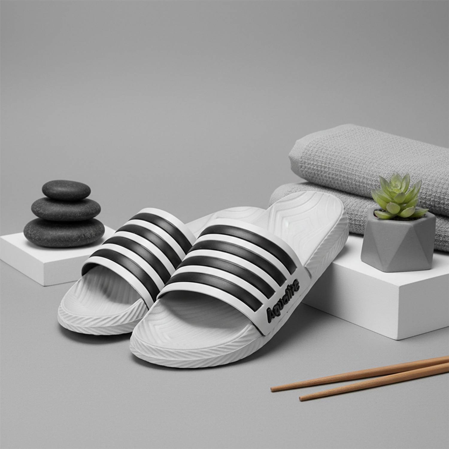 Aqualite Men Anti-Skid Slippers