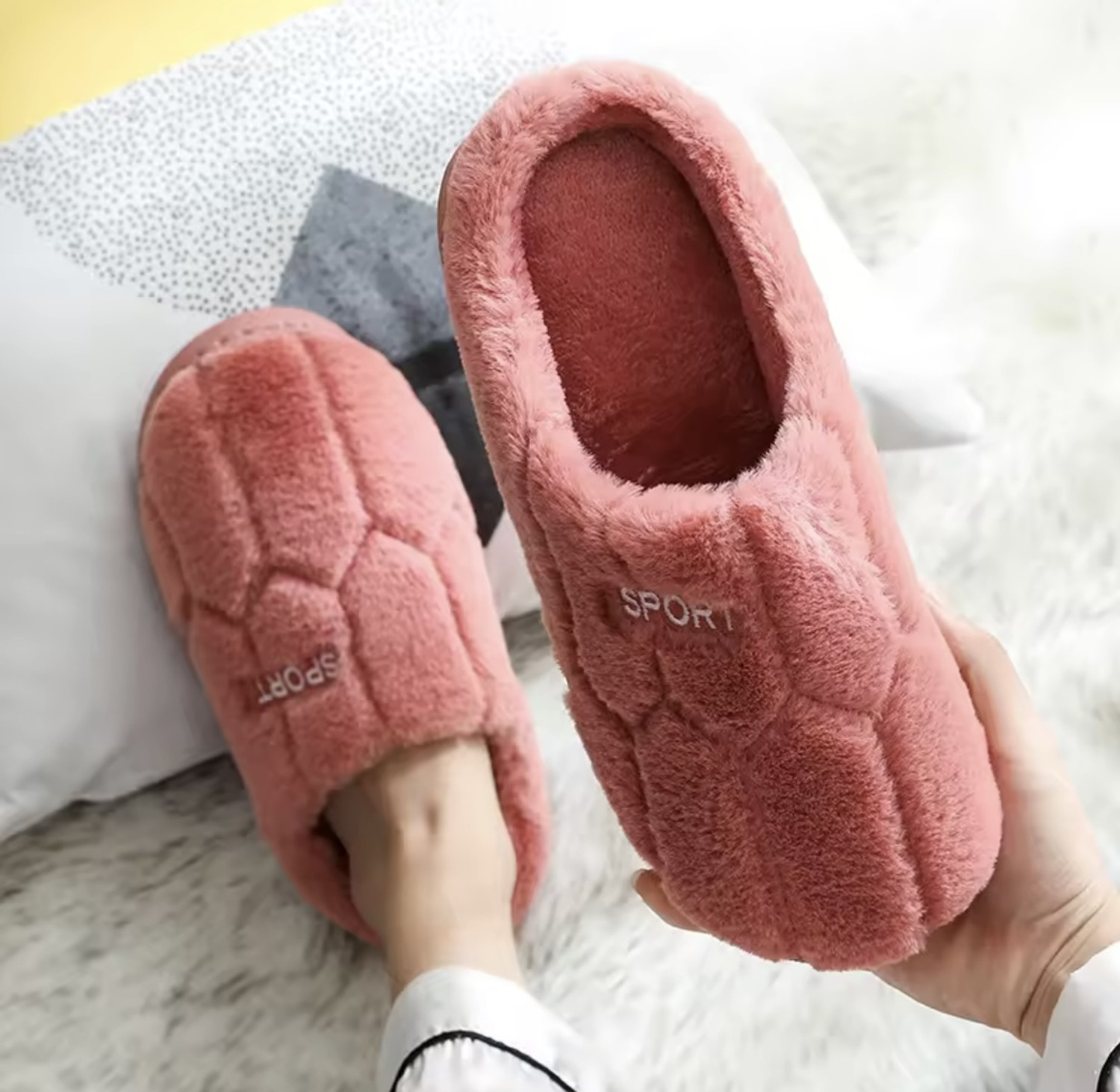 Image of WOLVESDEN Unisex Slippers
