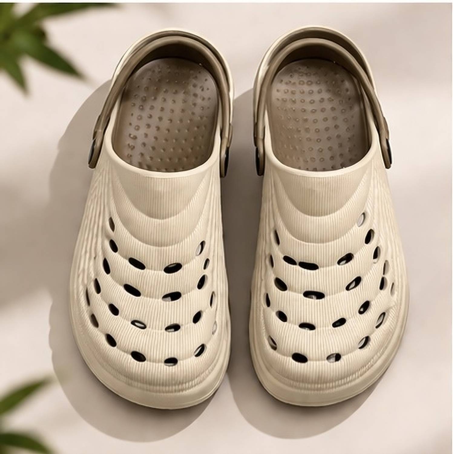 VOOLIO Unisex Beige Flip Flops - Image 3