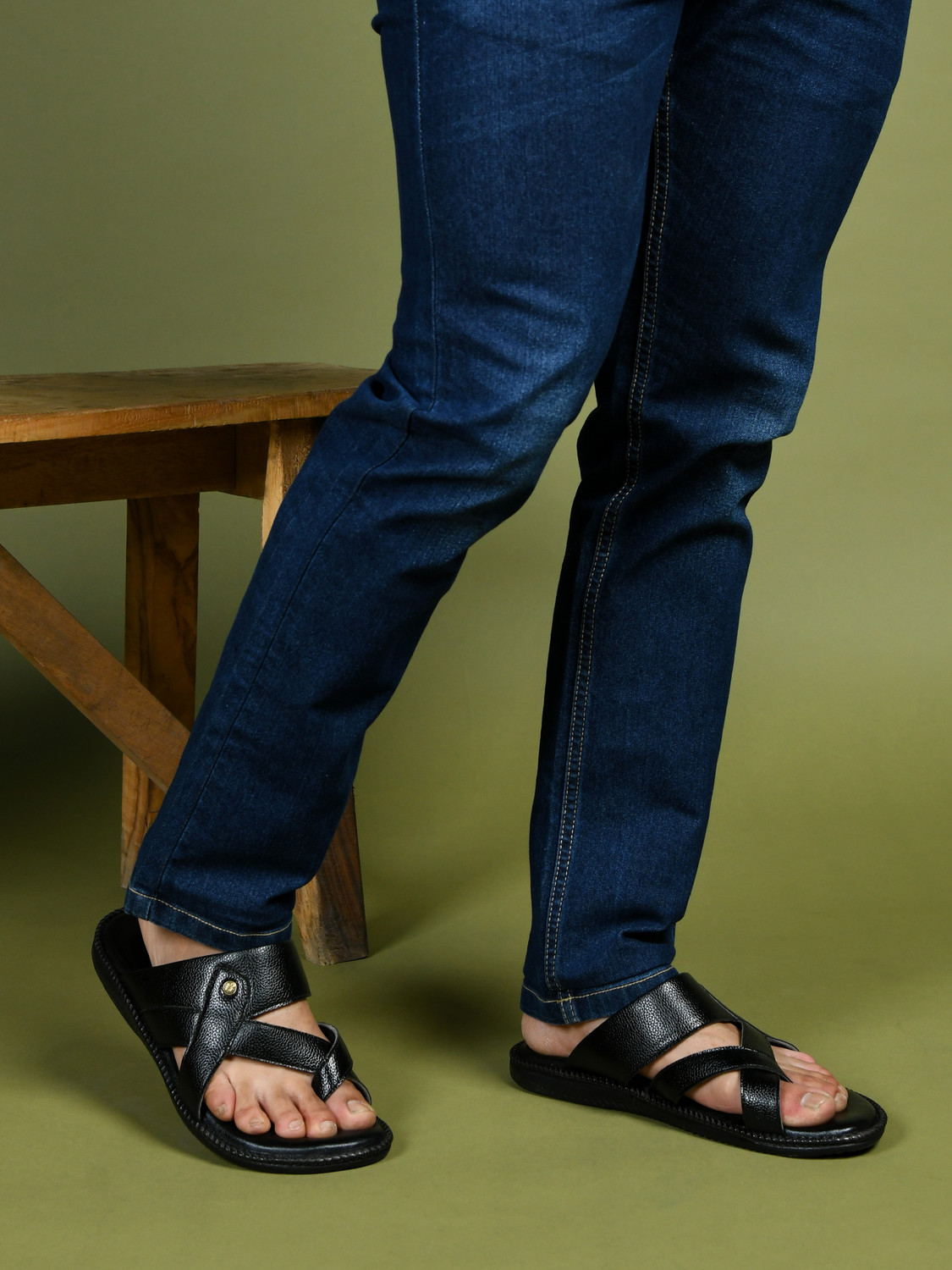 Image of STEPHORN Men Cushioned Toe-Ring Slip-On Faux Leather Slippers