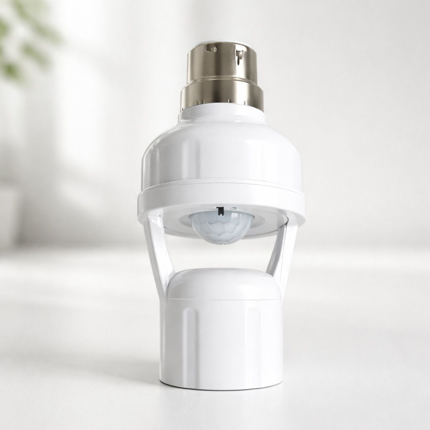 Image of MISHTYKRISHU B22 Motion Sensor Bulb Holder PIR Infrared Auto On-Off Lamp Socket 360Detection Motion Sensor Light