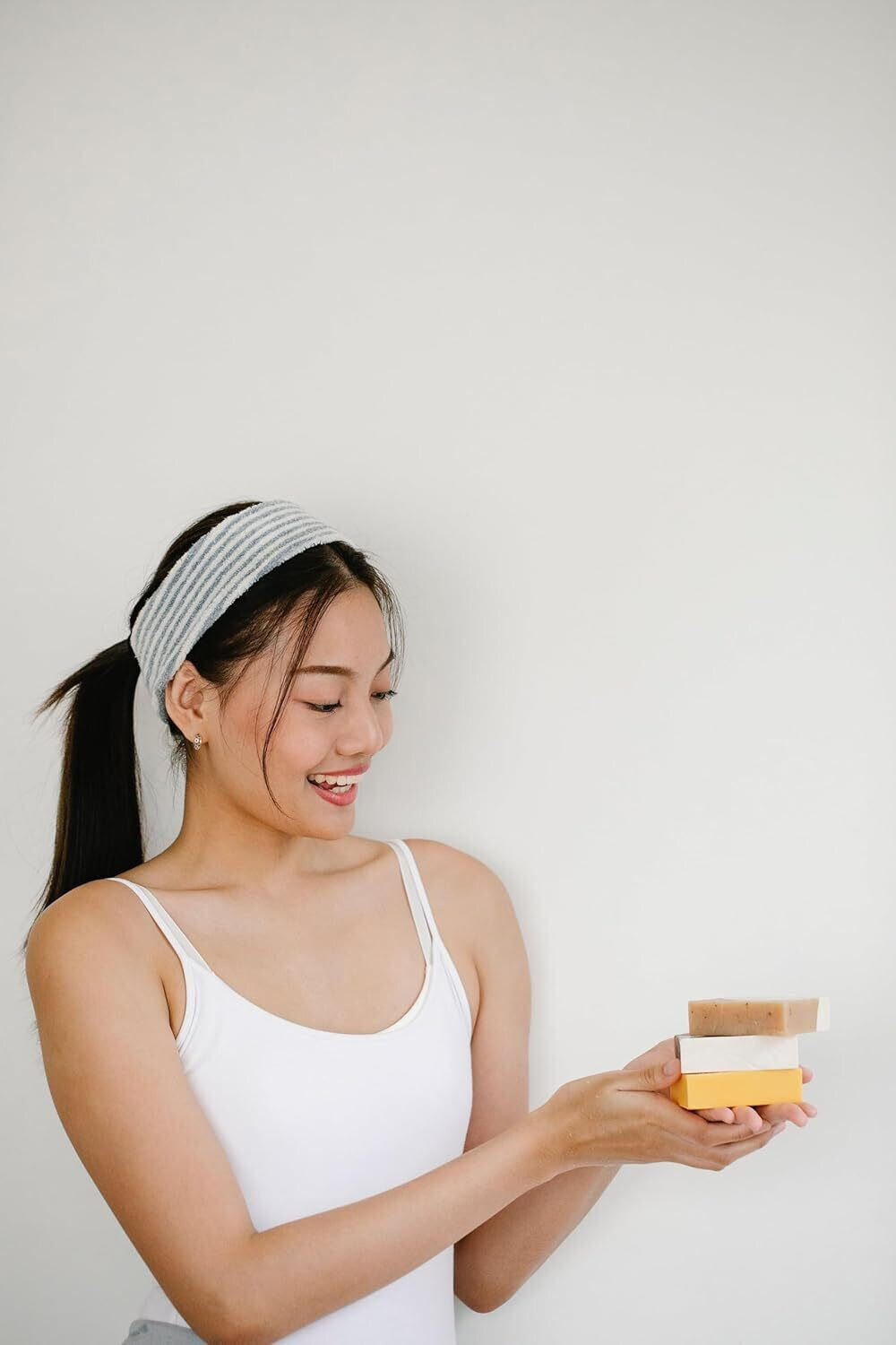 Image of Derma Kojic Acid, Glutatheone, Alpha Arbutin, Turmeric Soap for skin. Pack of 1