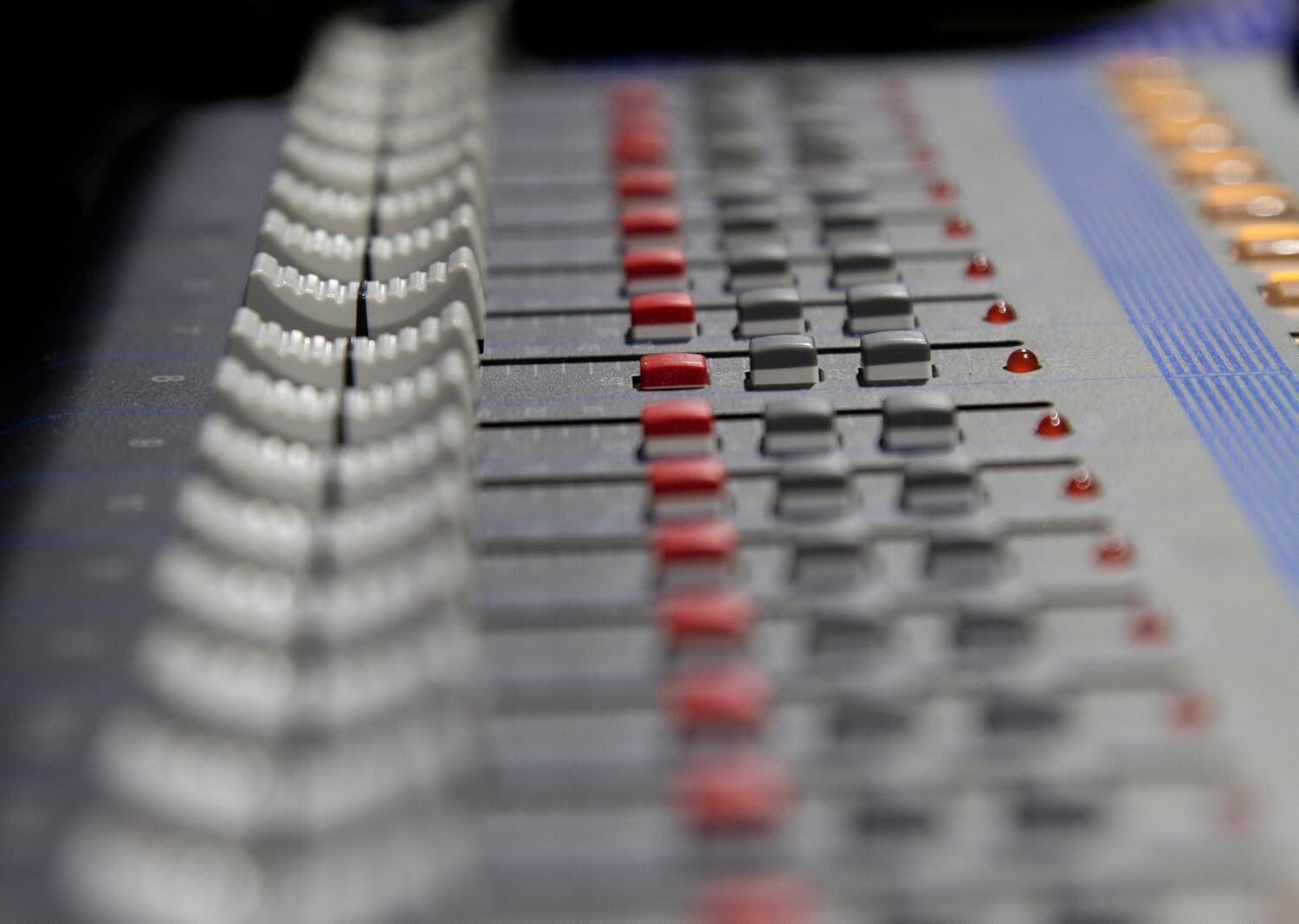 Image of YAMAHA MG16XU 16-Input 6 Bus Analog Sound Mixer