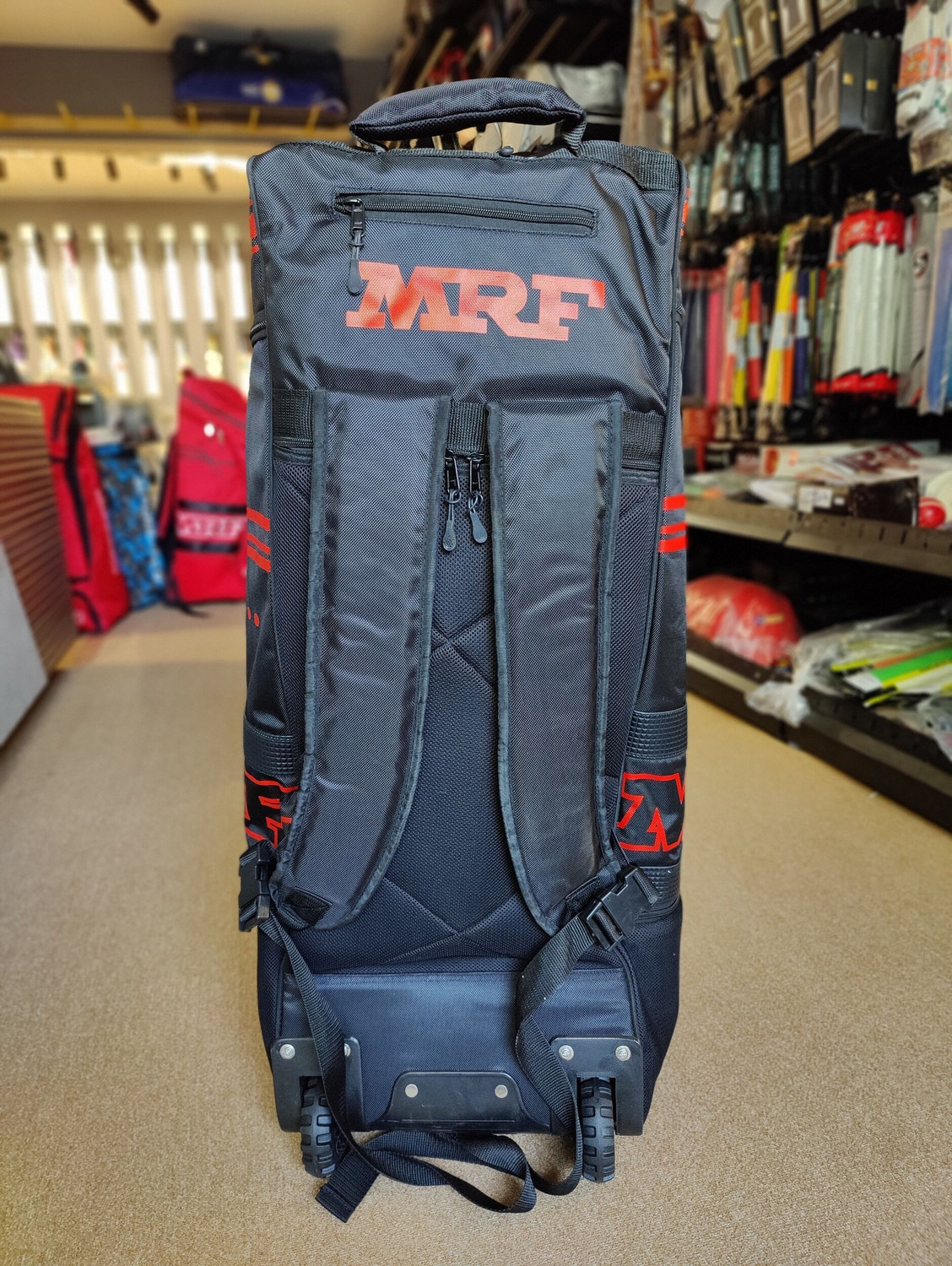 Image of AASHRAy MRF VK 18 LE ( Limited Edition ) Duffle with Wheel Cricket